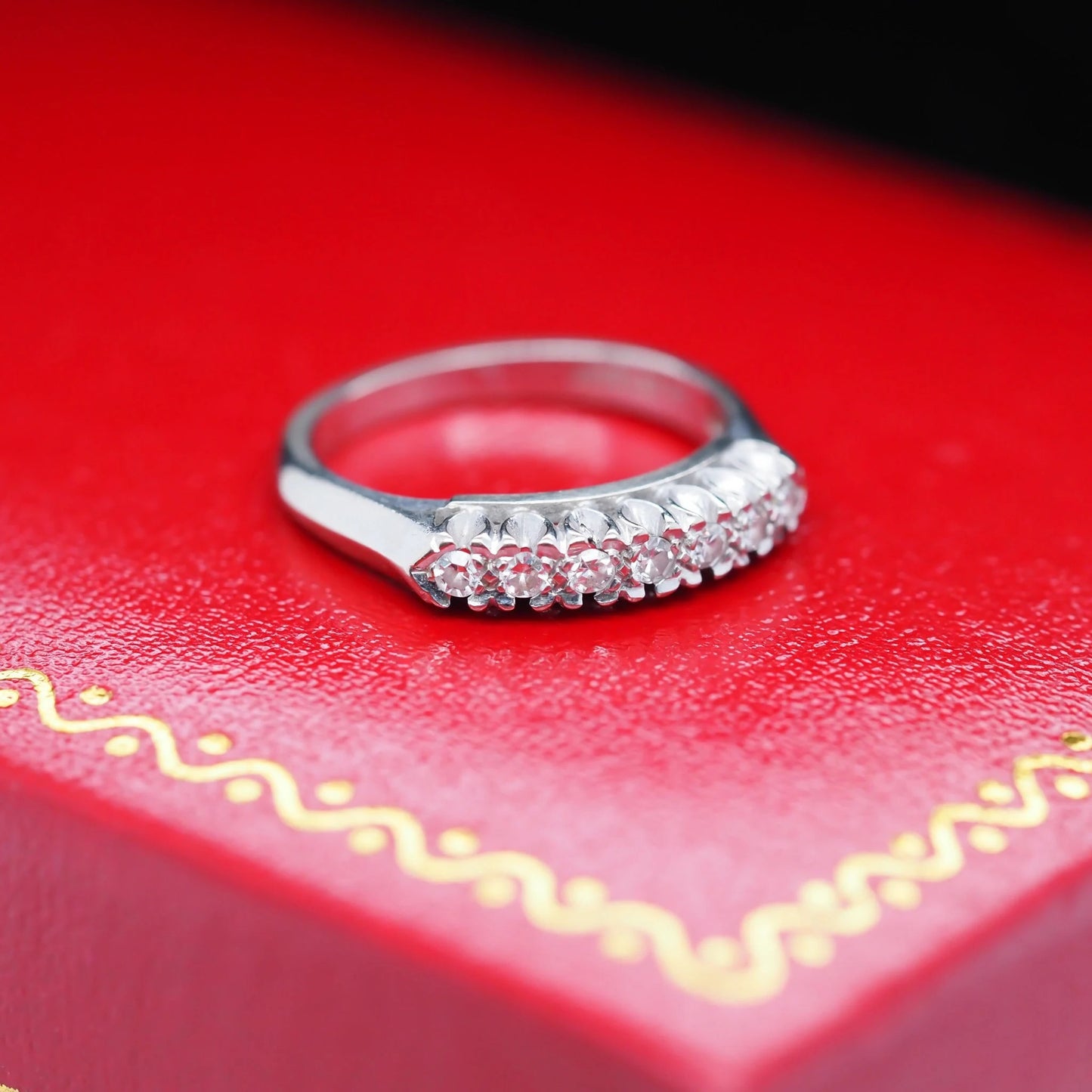 Vintage 1960s 14K White Gold Diamond Wedding Band - VHK#553
