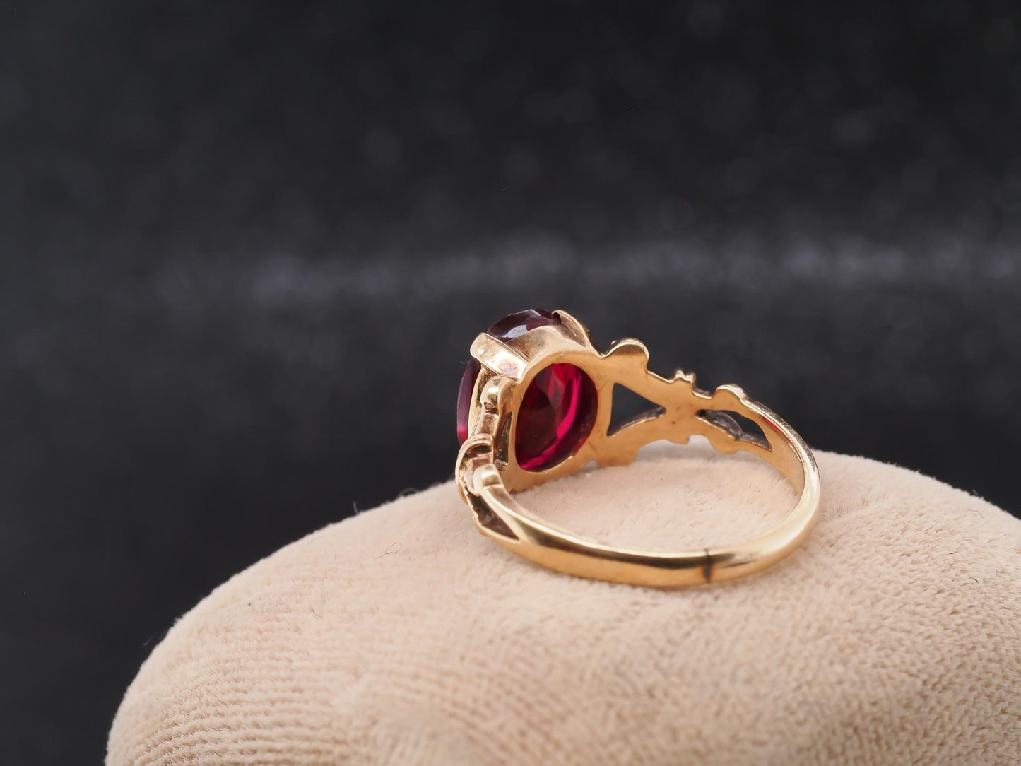 10k Honora Vintage Red Stone Floral Design Ring - VHK#59