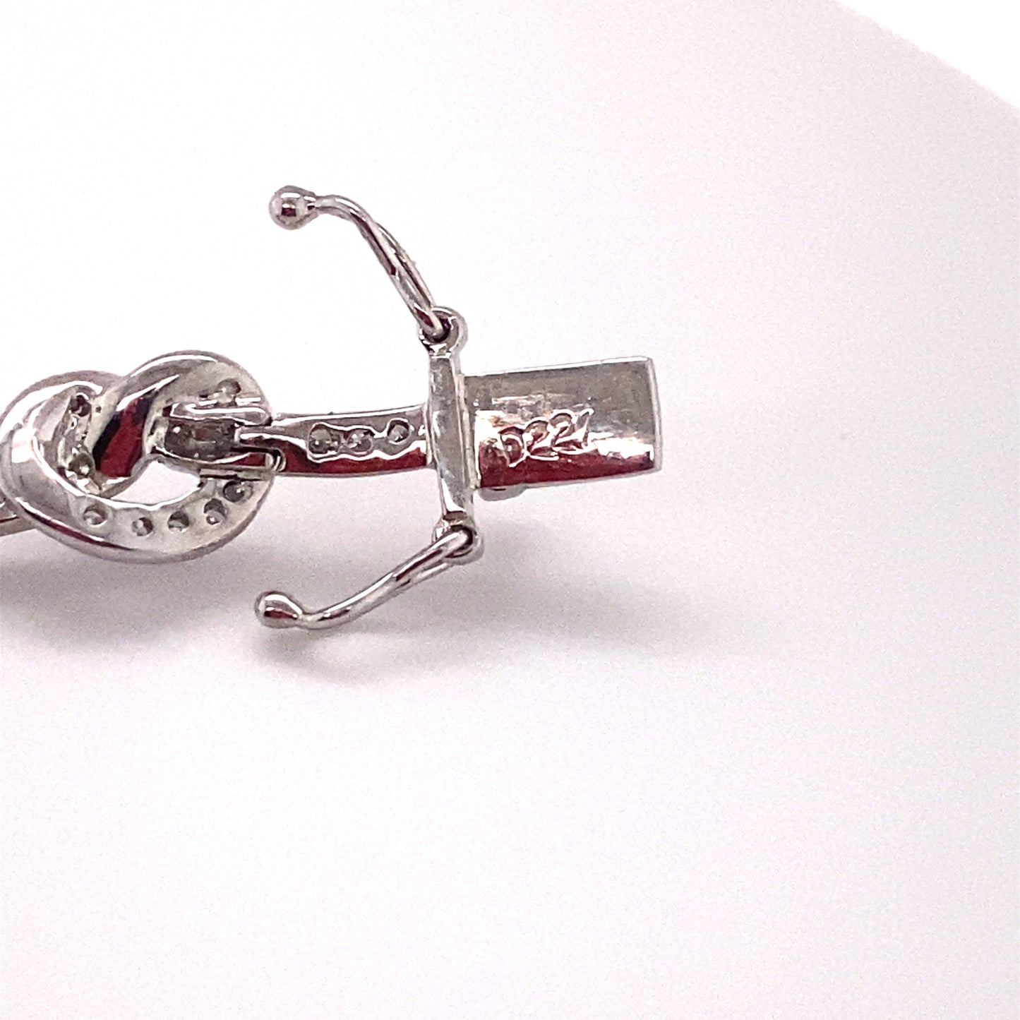Circa 1950 2.27 Carat VVS Diamond Knot Link Bracelet in 18K White Gold