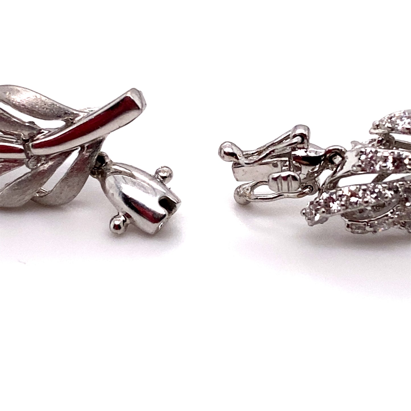 Circa 1980 3.0 Carat Diamond Leaf Link Bracelet in 18K White Gold