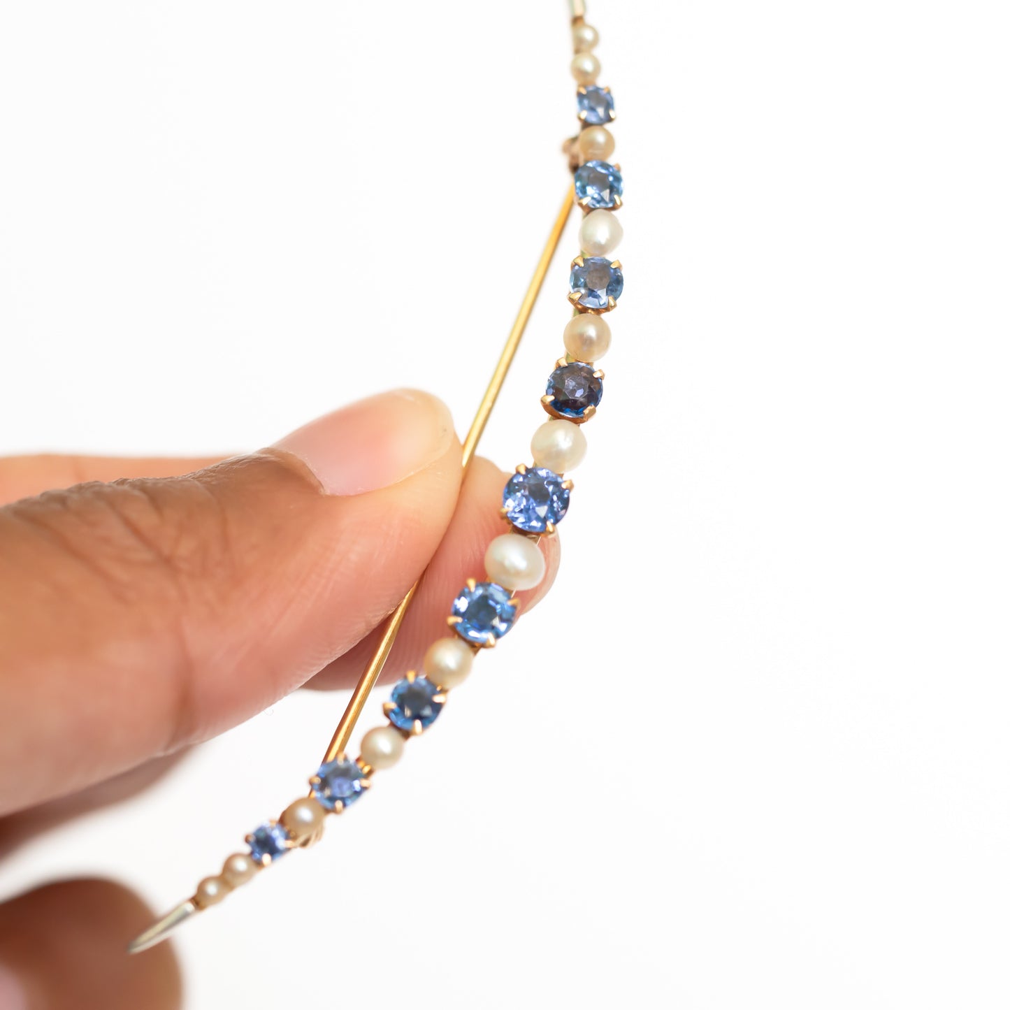 .40 Carat Total Weight Blue Sapphire Yellow Gold Pin