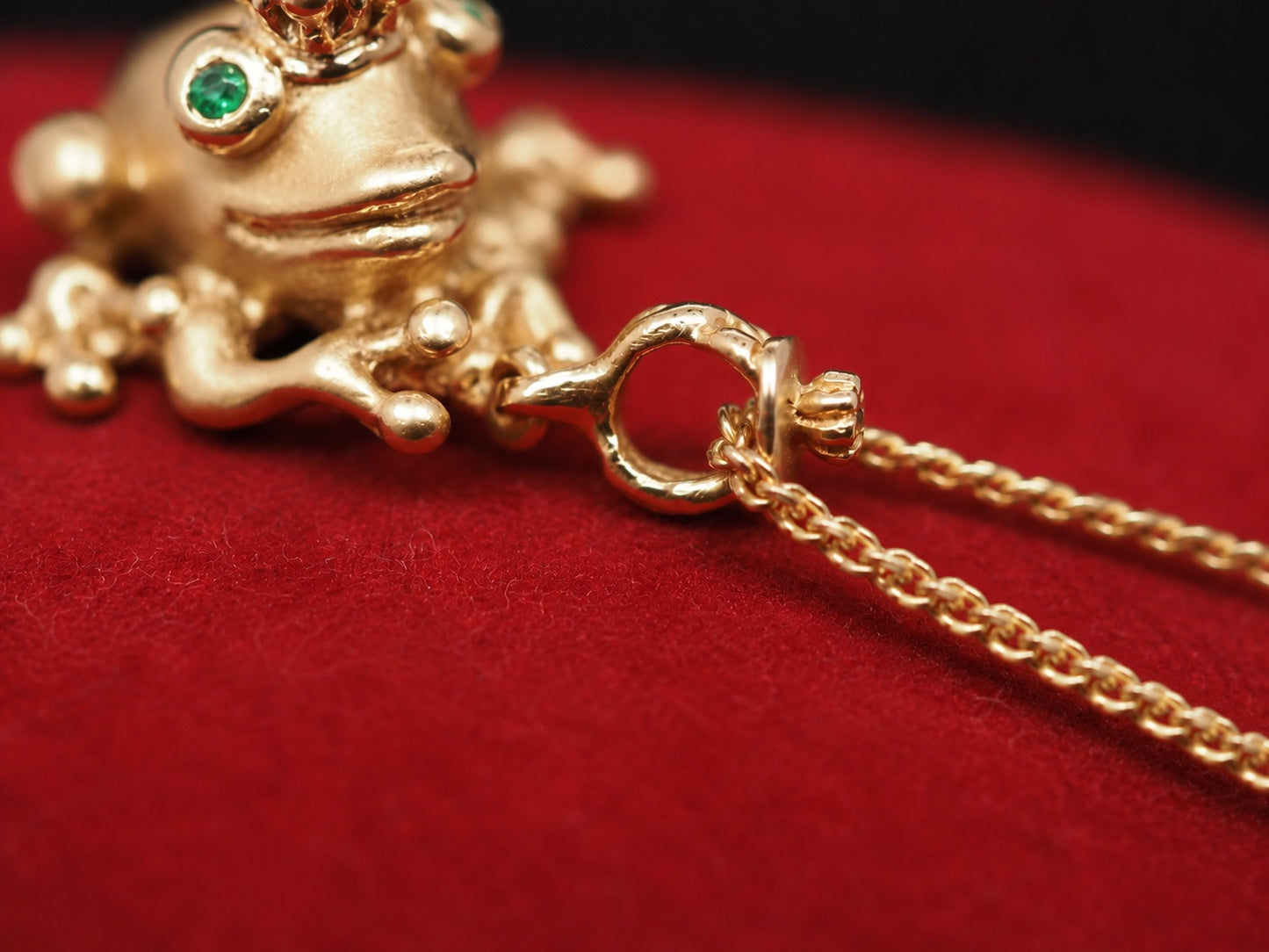 Estate 14K Yellow Gold Frog Pendant with Emerald and Diamonds - VHK#347a
