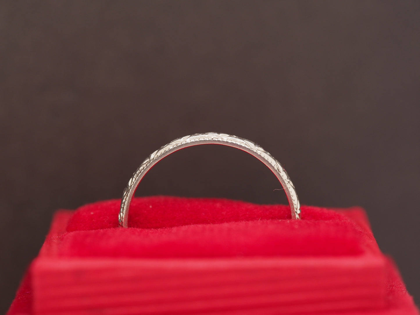 1920 18K White Gold Wedding Band