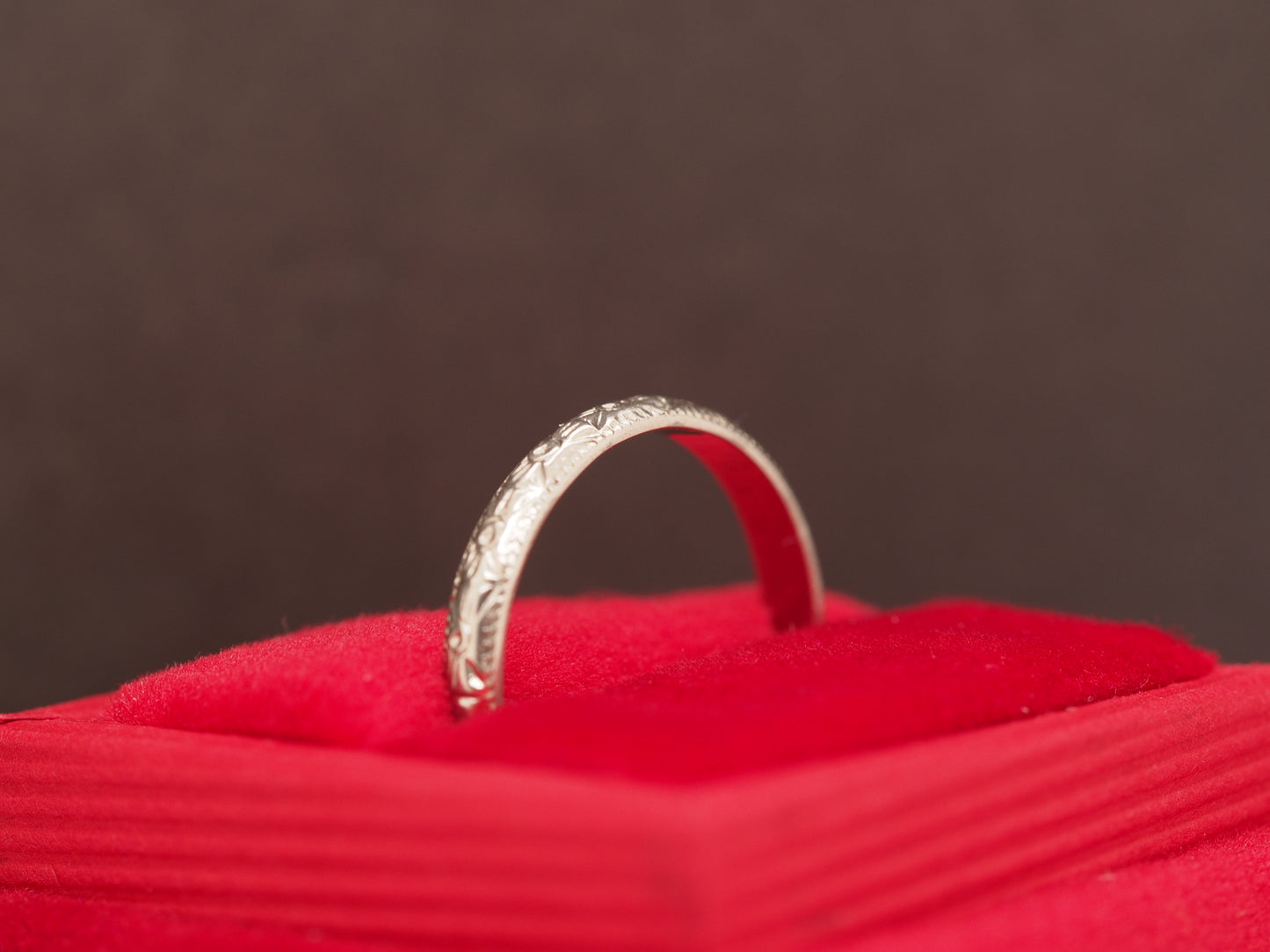 1920 18K White Gold Wedding Band