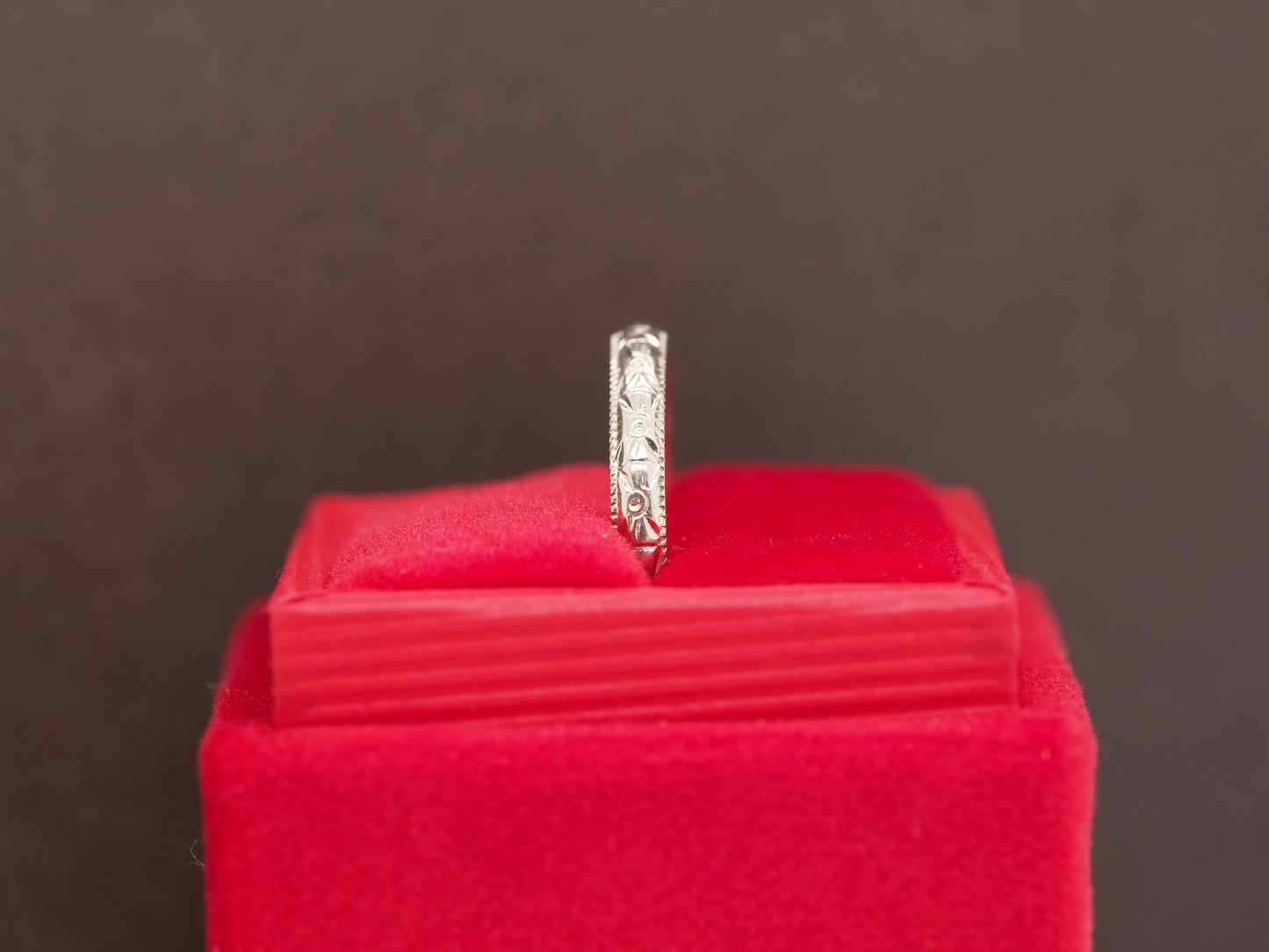 1920 18K White Gold Wedding Band