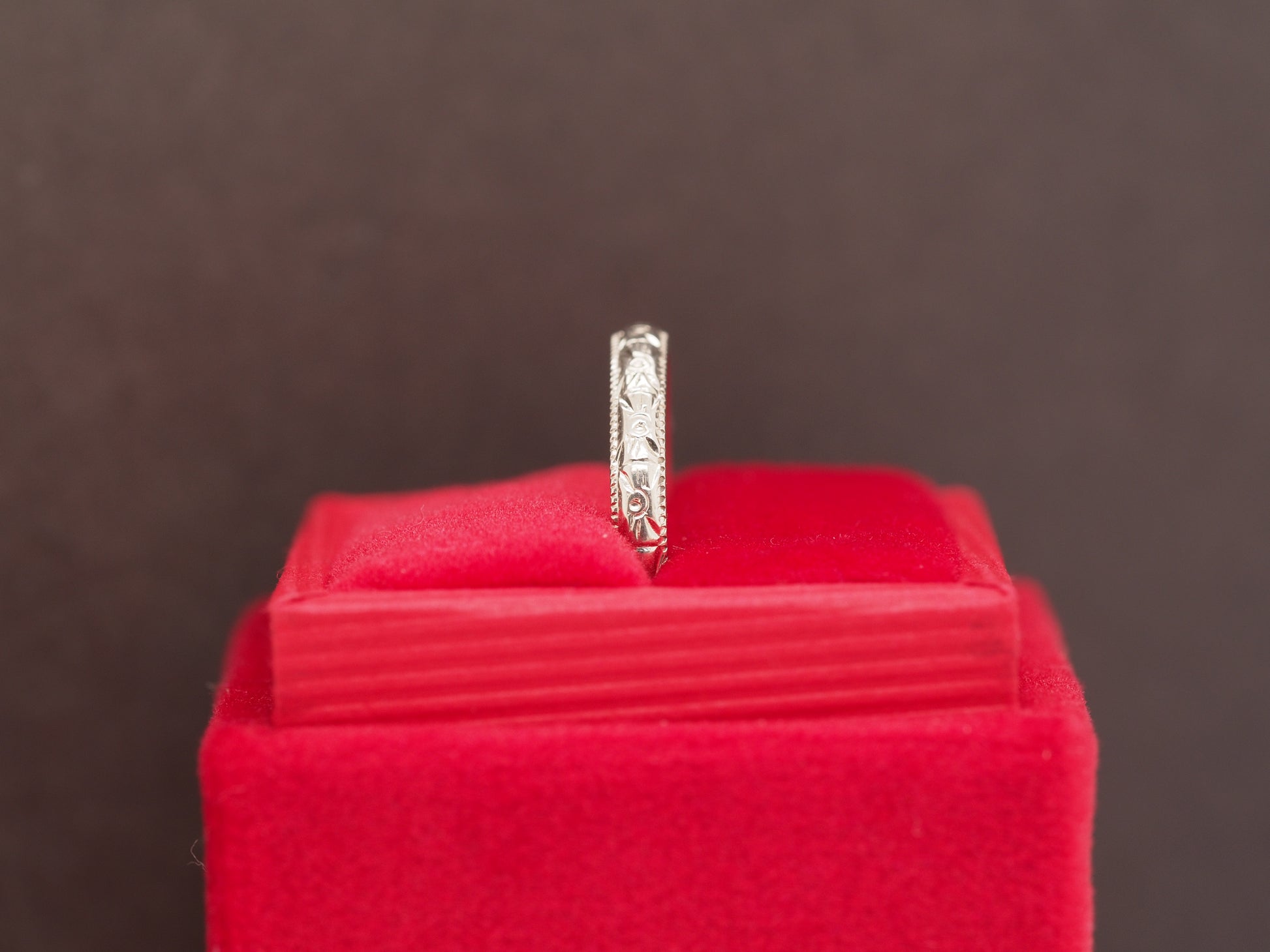 1920 18K White Gold Wedding Band