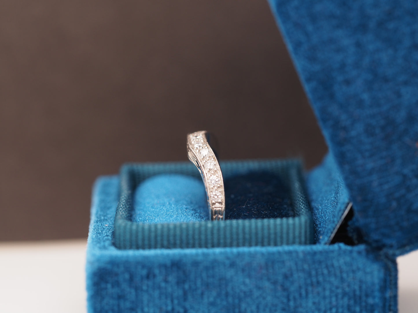 1960 Platinum Diamond Dip Wedding Band
