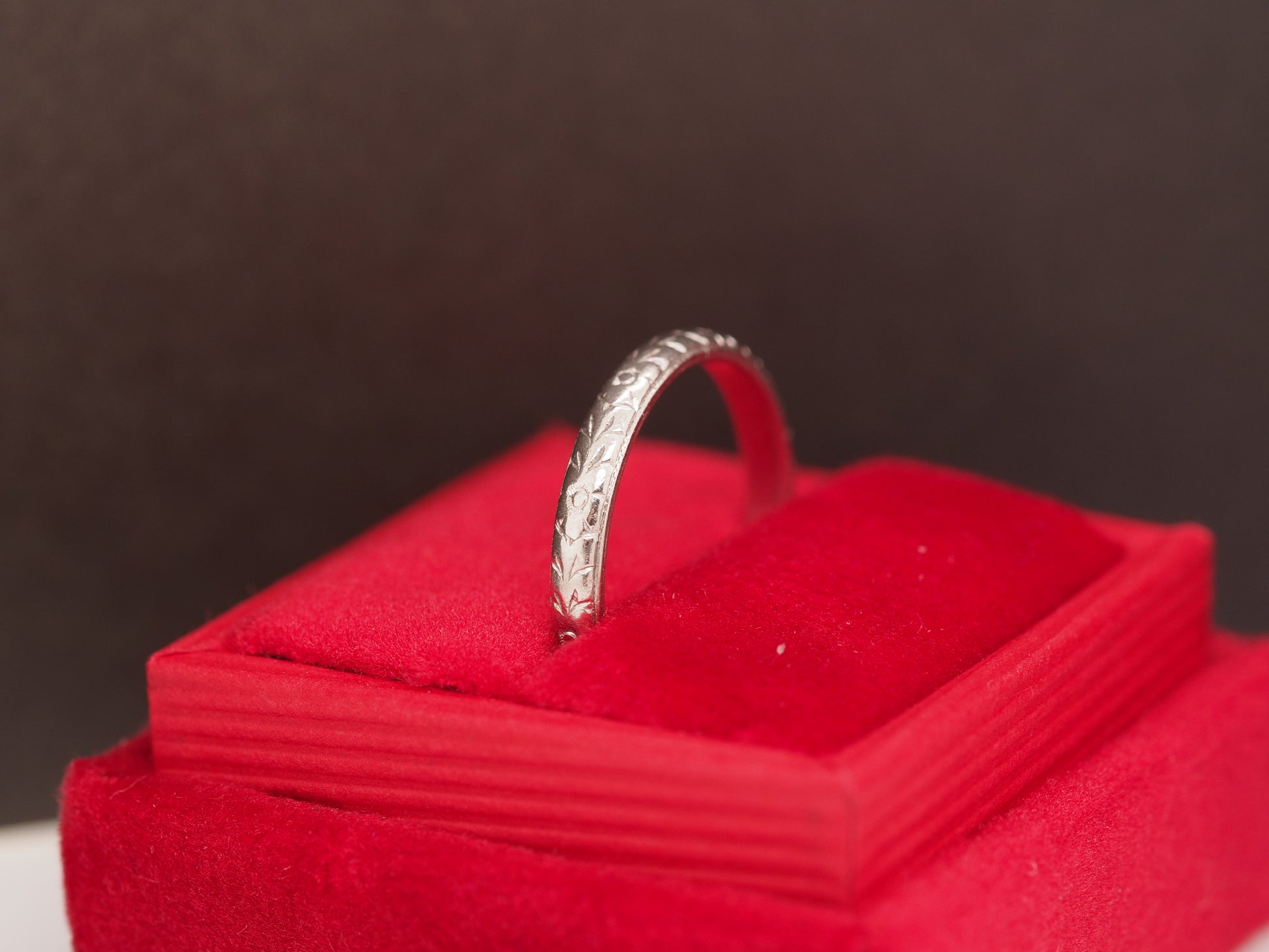 1920 Art Deco Platinum Engraved Wedding Band