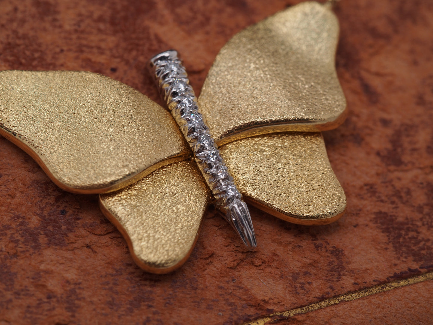 19K Yellow Gold/Platinum .25cttw Round Brilliant Diamond Butterfly Necklace