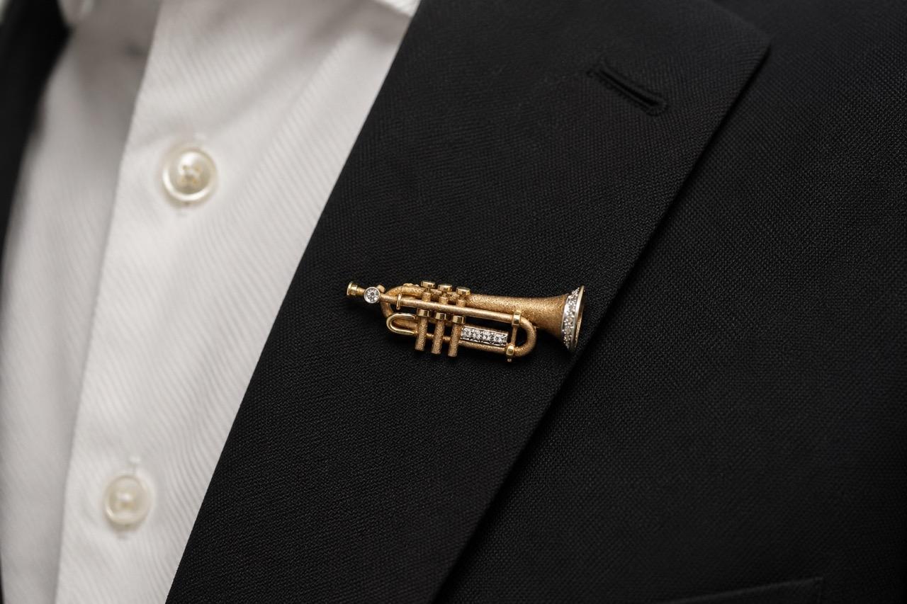 Estate Vintage Trumpet 14K Yellow Gold with diamonds Brooch Pin - VHK#886A