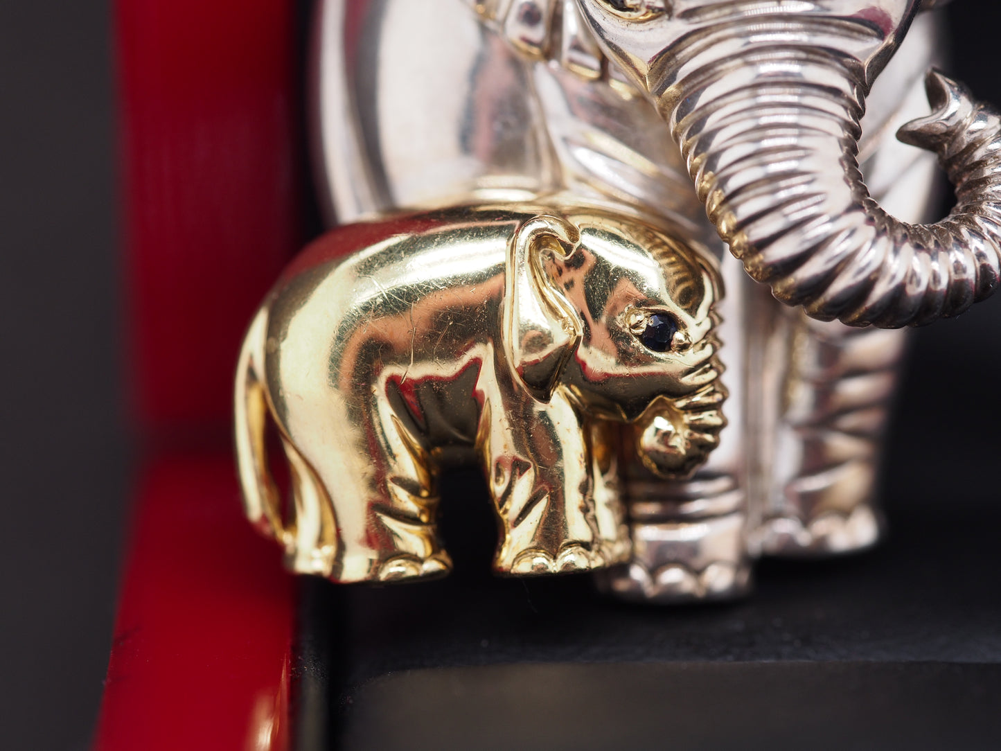 1994 Tiffany and Co. 18K Yellow Gold/Sterling Silver Sapphire Elephant &Baby Pin