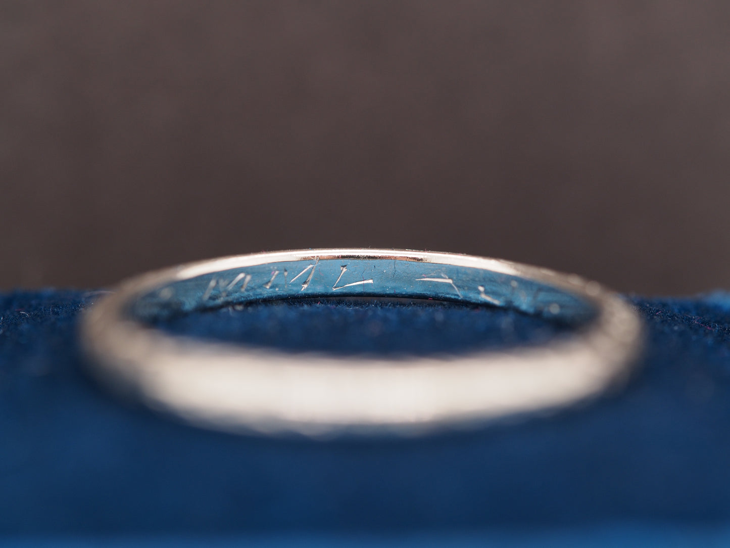 1920s Art Deco 18K White Gold Engraved Wedding Band