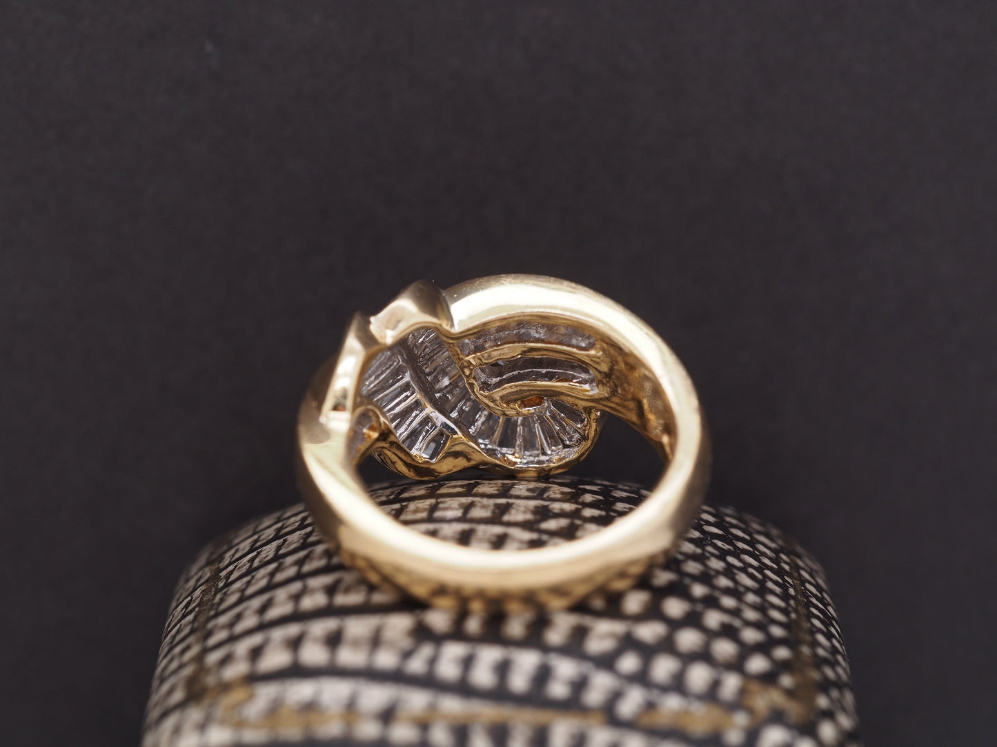 18K Yellow Gold Diamond Swirl Cocktail Ring