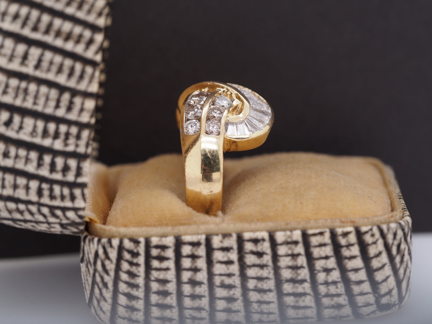 18K Yellow Gold Diamond Swirl Cocktail Ring