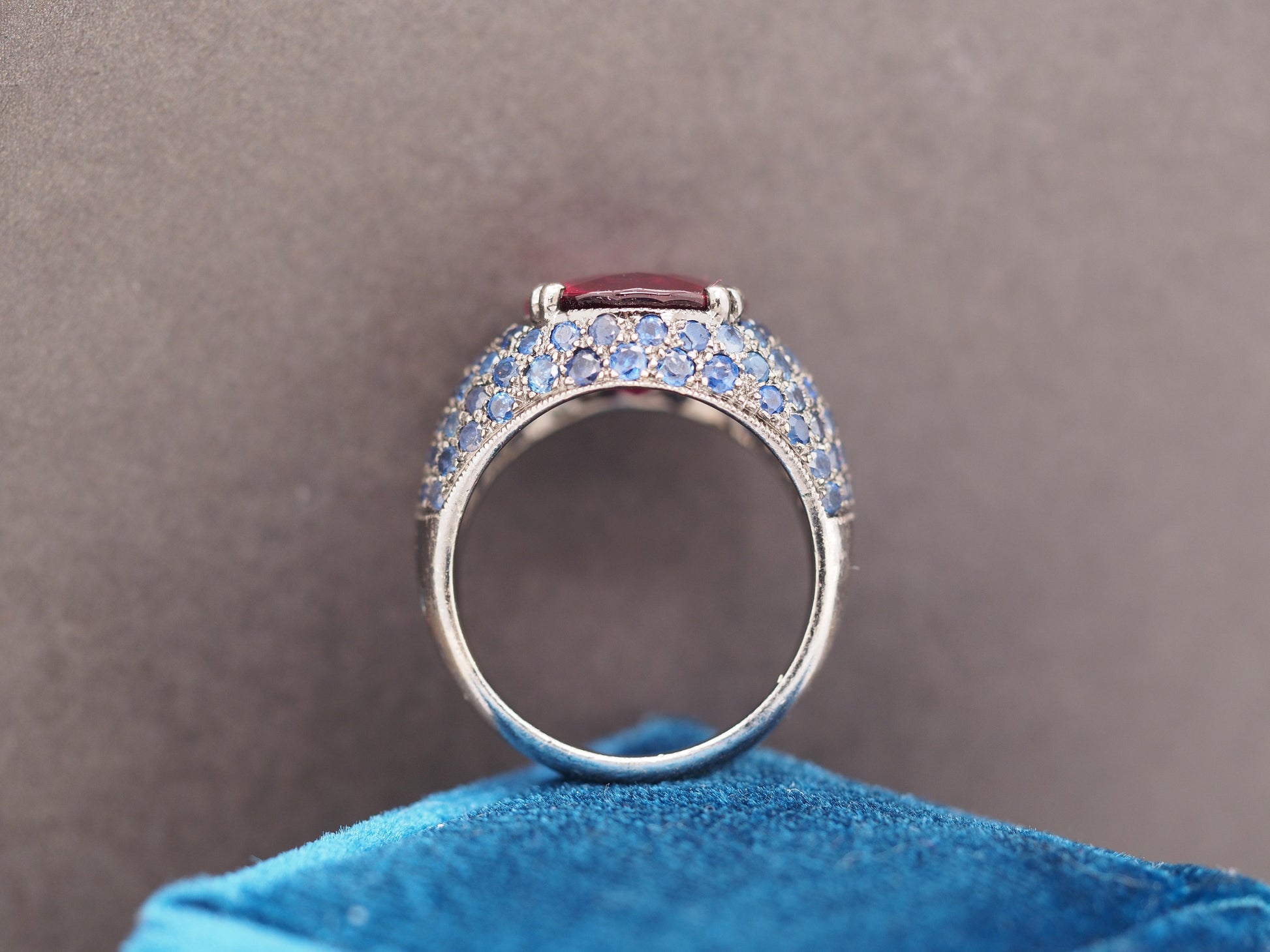 18K Gold Tourmaline Ring with GIA report and Sapphire Side Stones
