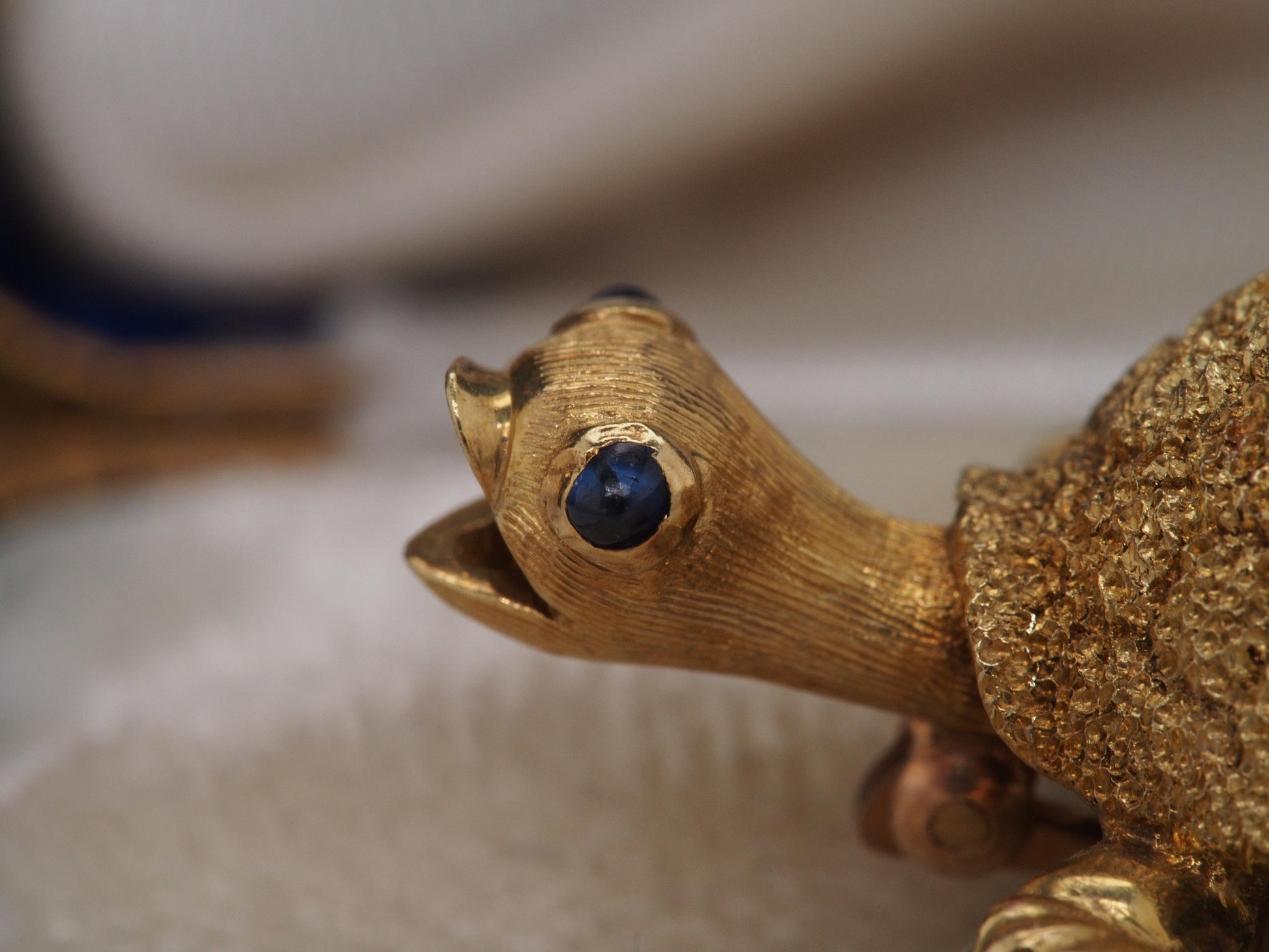 18K Vintage Yellow Gold Turtle Pin and Brooch with Sapphire Eyes