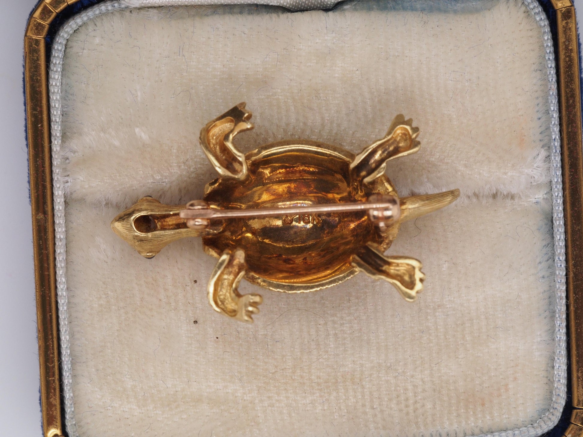 18K Vintage Yellow Gold Turtle Pin and Brooch with Sapphire Eyes