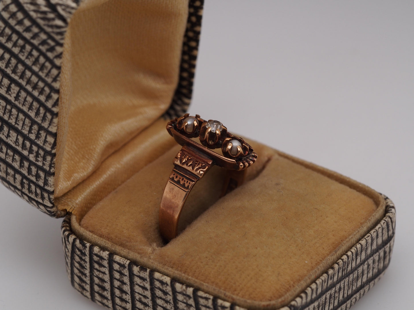 1900s 14K Yellow Gold Diamond and Pearl Ring - VHK#520