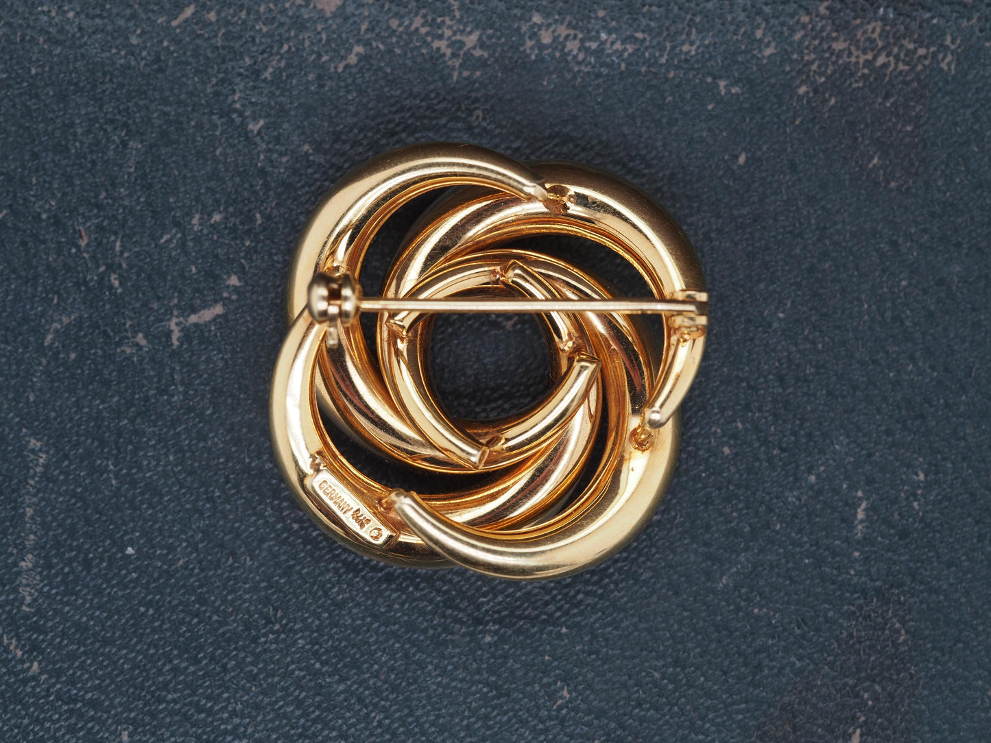 Vintage 14K Yellow Gold 1930s Swirl Brooch with German Hallmarks - VHK#527