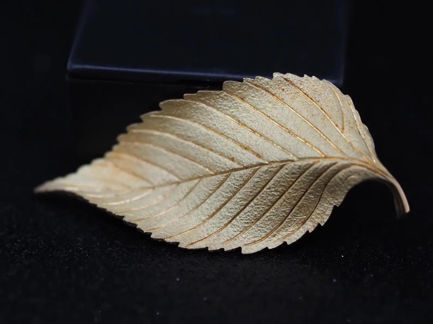 Tiffany & Co. 18k Yellow Gold Leaf Brooch - VHK#789