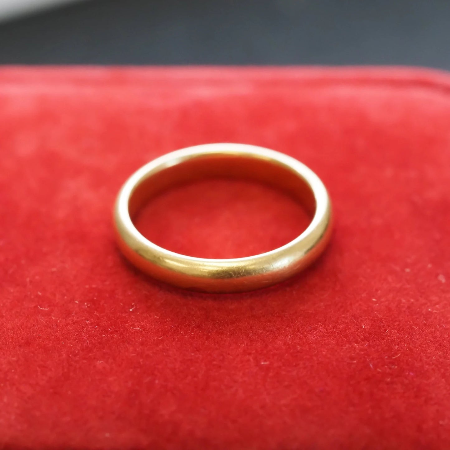 1900s Edwardian 18K Yellow Gold Wedding Band with Hallmarks - VHK#310
