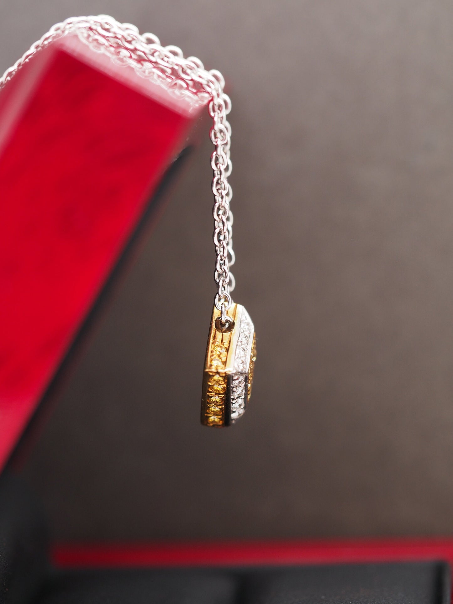 18K Gold Yellow &amp; White Diamond Earring and Necklace Set - VHK#334