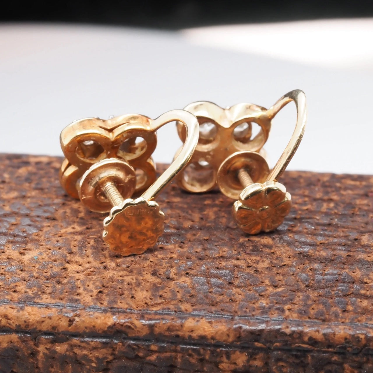 Vintage 14K Round Brilliant Diamond Cluster Screwback Earrings- VHK#346