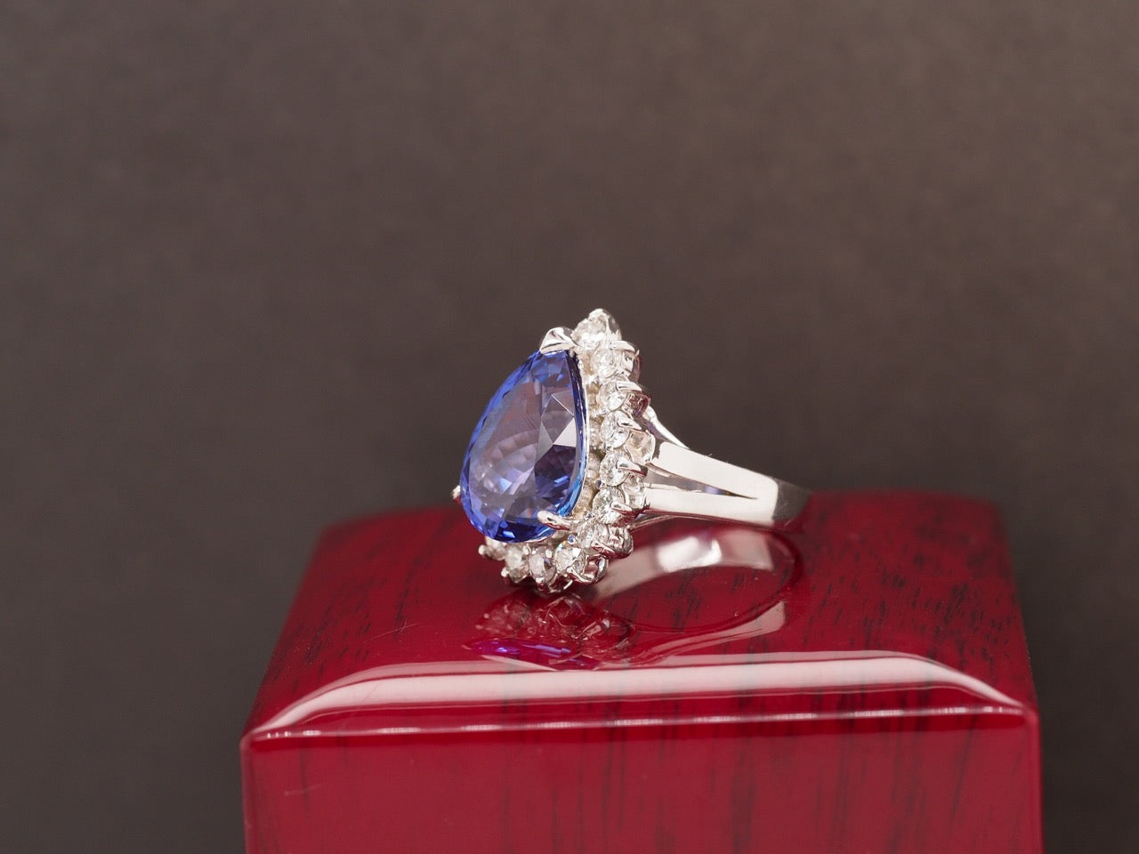 14K White Gold Diamond and Pear Shape 10 Carat Tanzanite with GIA Report - VHK#357