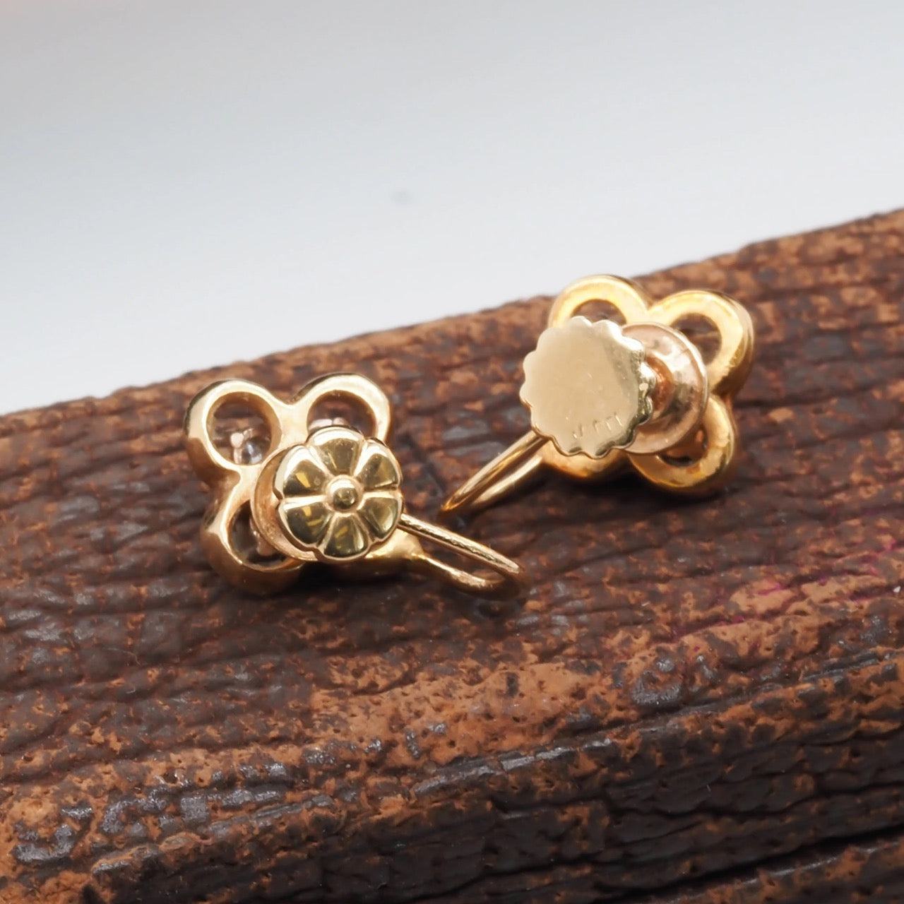 Vintage 14K Round Brilliant Diamond Cluster Screwback Earrings- VHK#346
