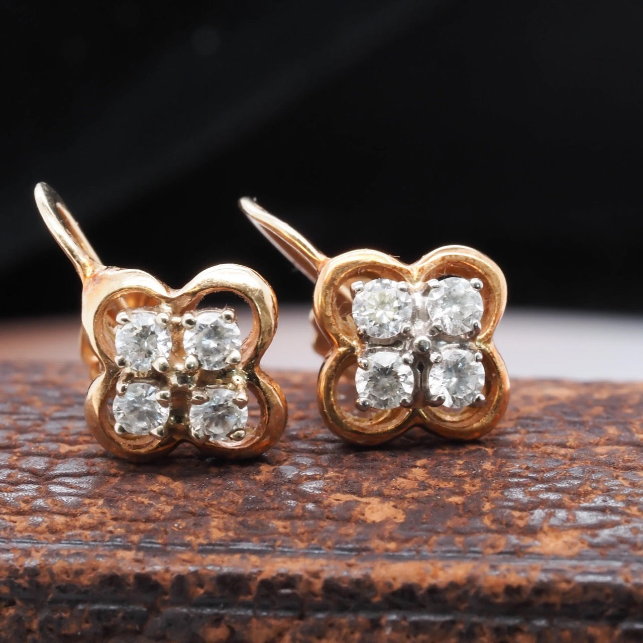 Vintage 14K Round Brilliant Diamond Cluster Screwback Earrings- VHK#346