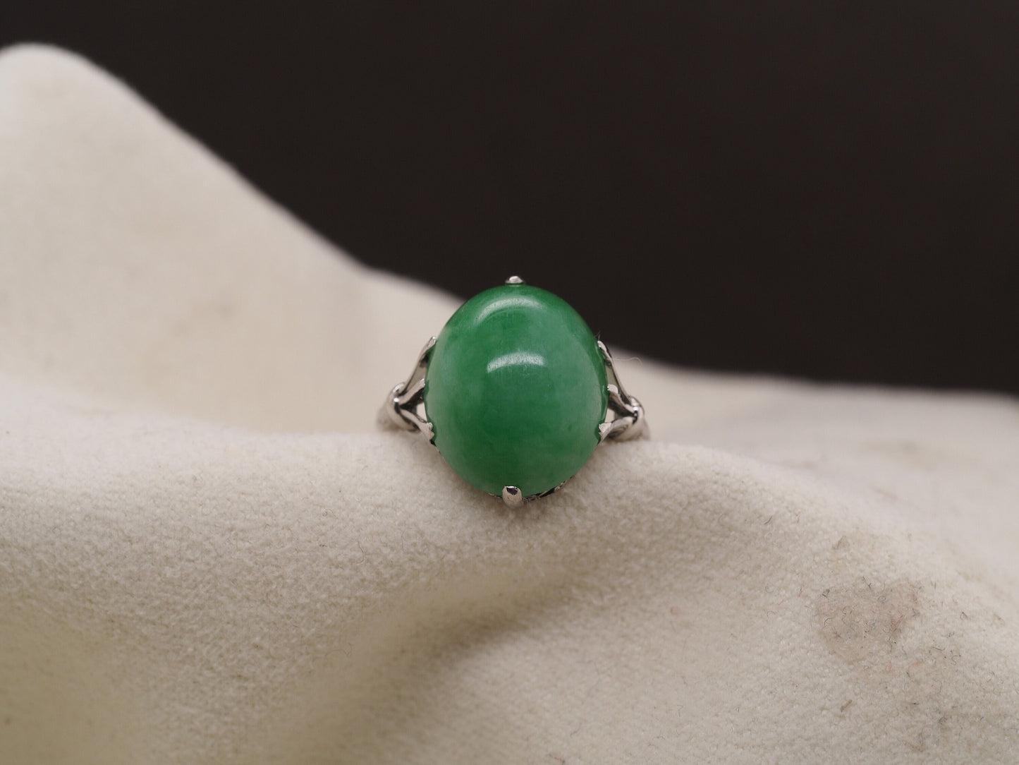 Platinum Vintage Jade Ring with ornate open work - VHK#329