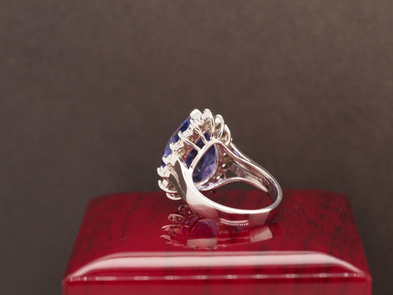 14K White Gold Diamond and Pear Shape 10 Carat Tanzanite with GIA Report - VHK#357