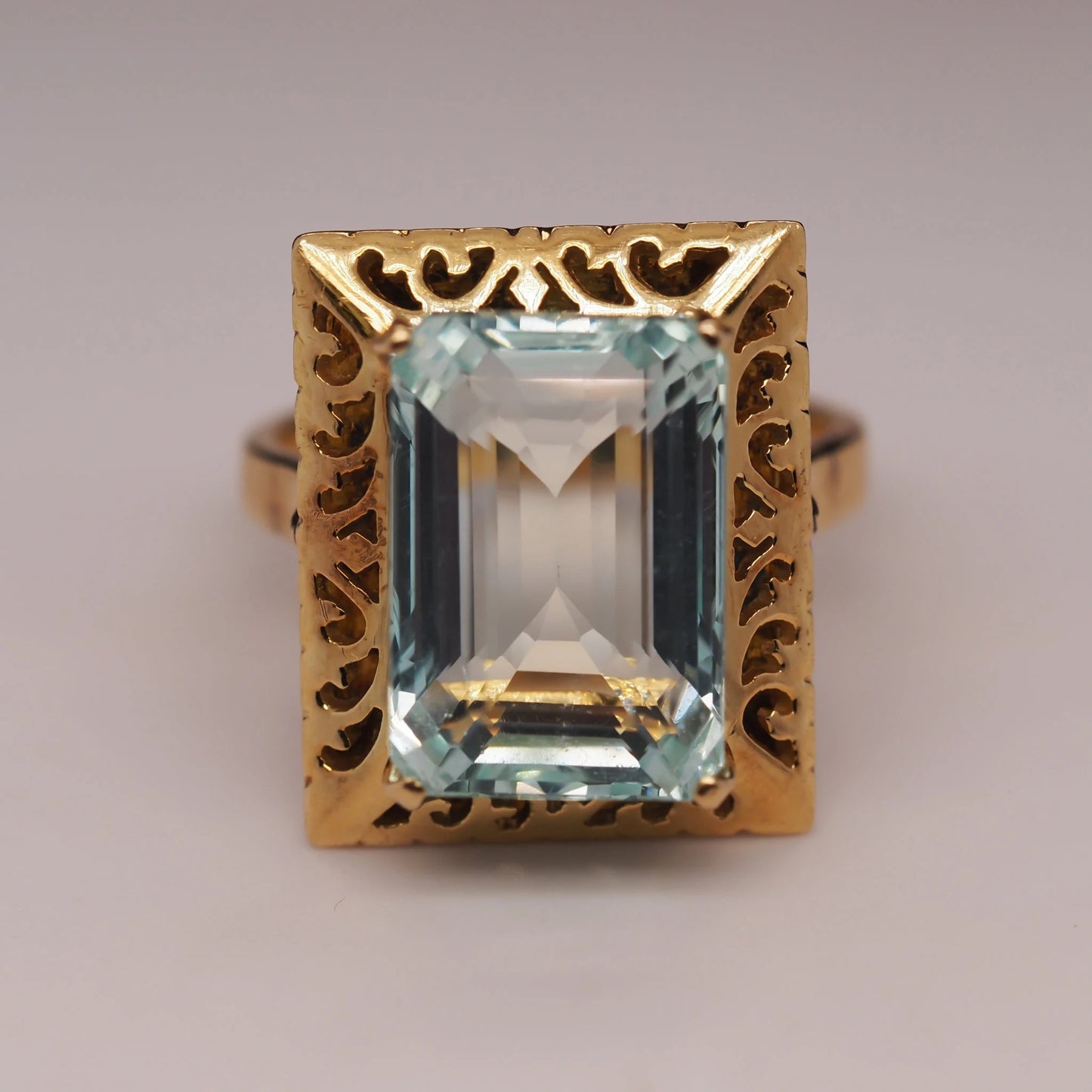 18K Yellow Gold Filigree 8.00ct Emerald Cut Aquamarine Ring - VHK#545