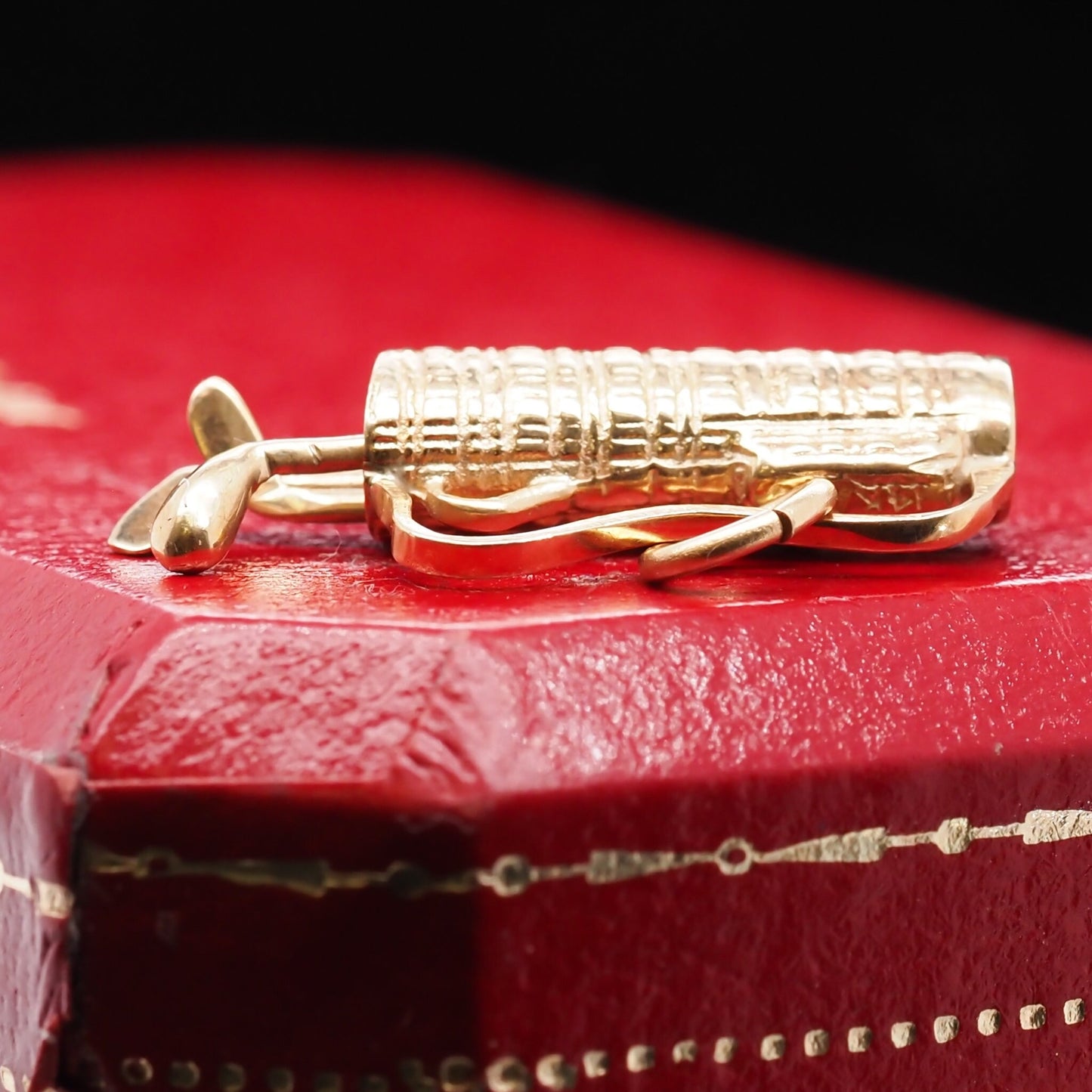 14K Yellow Gold Golf Club Pendant with Moving Clubs - VHK#576