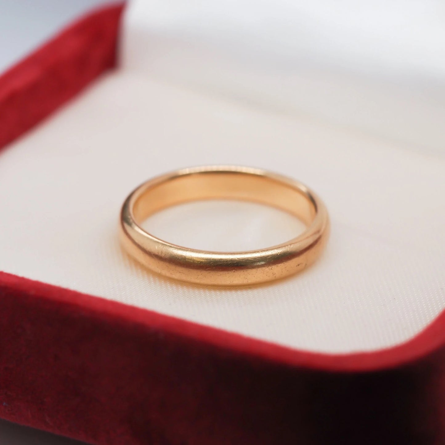 1900s Edwardian 18K Yellow Gold Wedding Band with Hallmarks - VHK#310