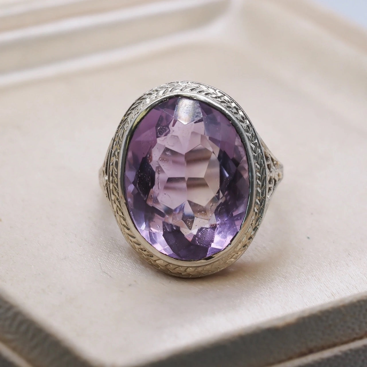 Circa 1930s 18K White Gold Oval Shape Amethsyt Ring - VHK#369