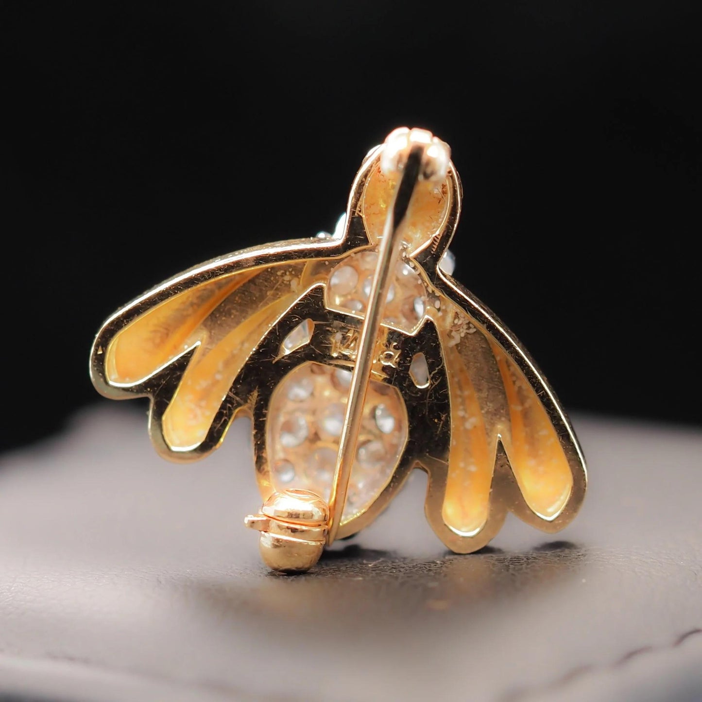 Vintage 14K Yellow Gold and Diamond Fly Brooch Pin - VHK#590