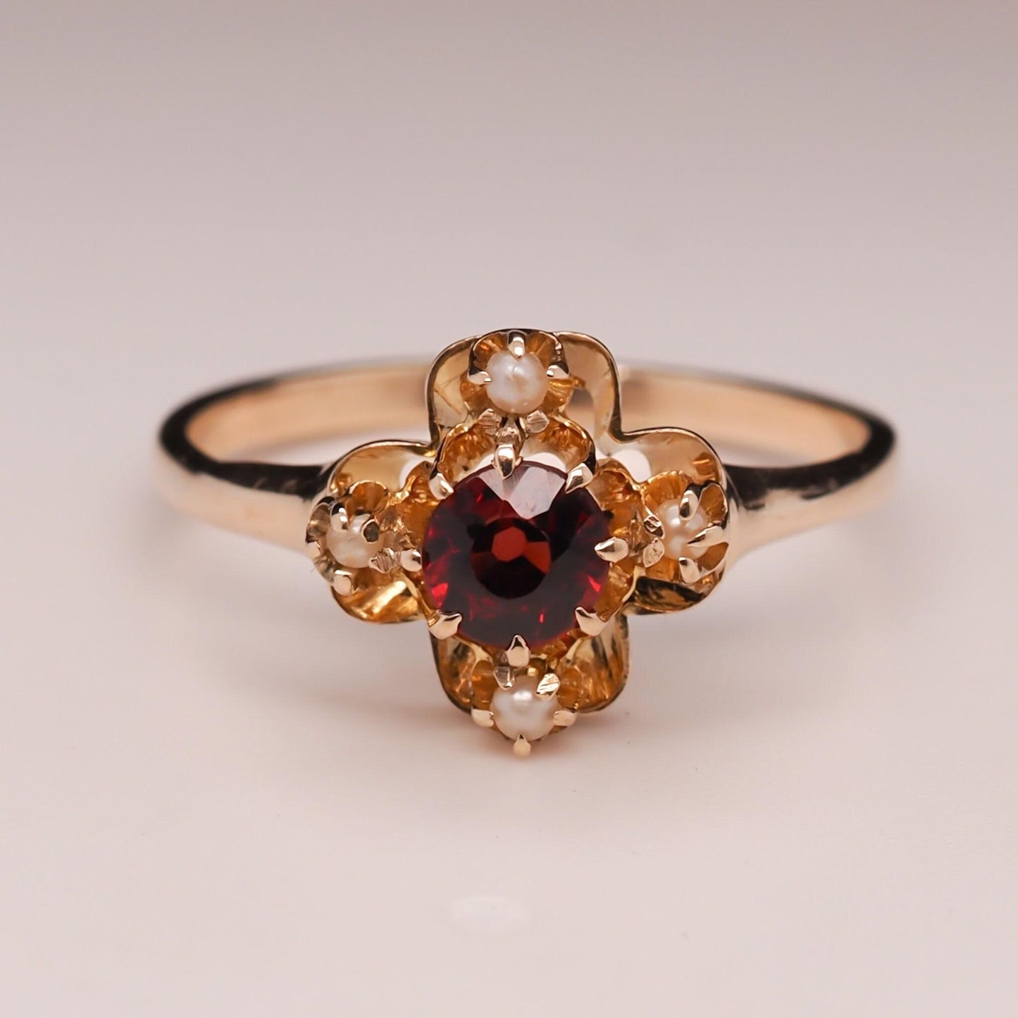 Vintage 14K Yellow Gold Garnet and Seed Pearl Ring - VHK#596