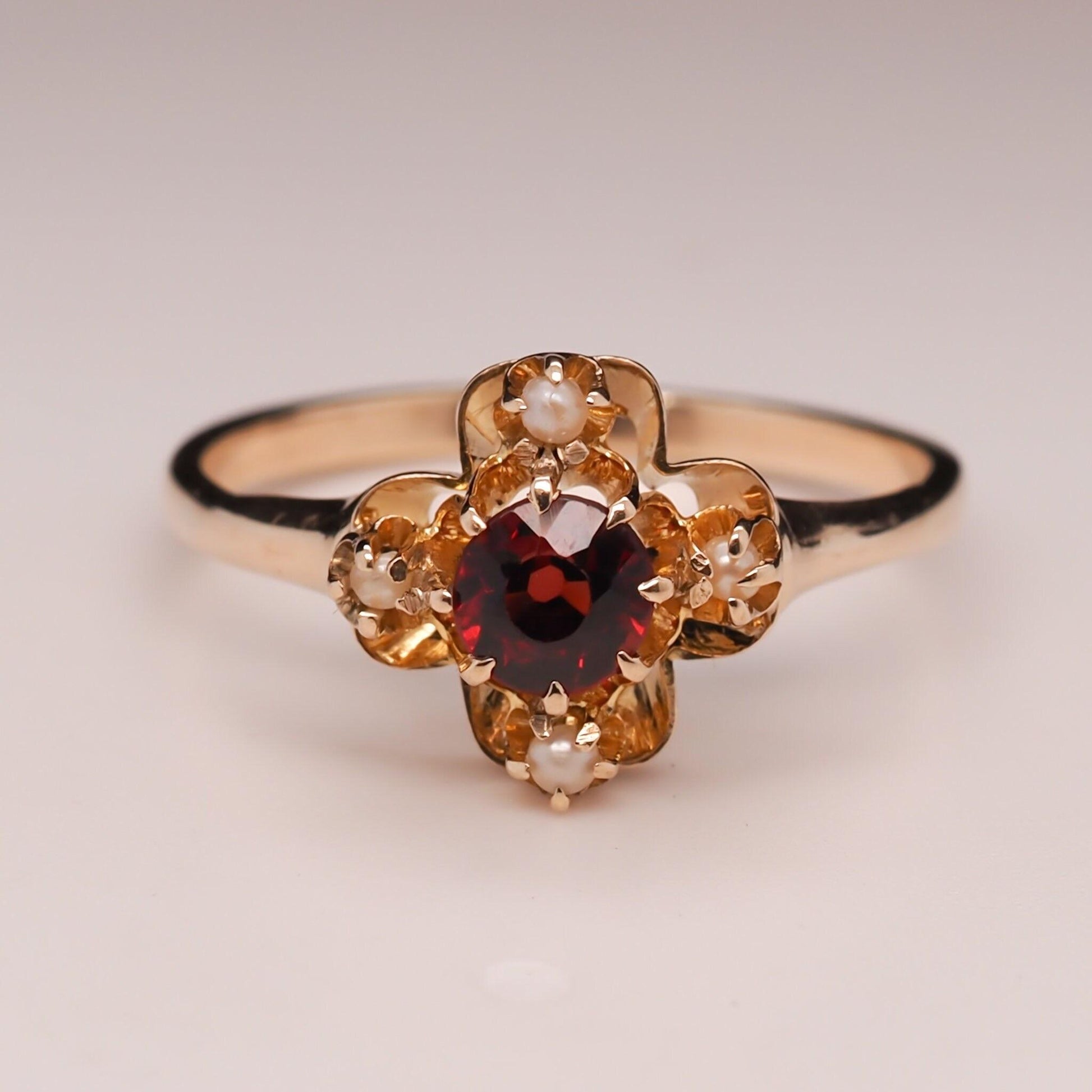 Vintage 14K Yellow Gold Garnet and Seed Pearl Ring - VHK#596