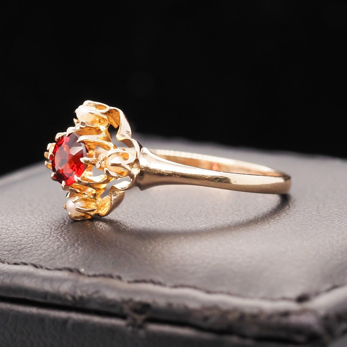 Vintage 14K Yellow Gold Garnet and Seed Pearl Ring - VHK#596