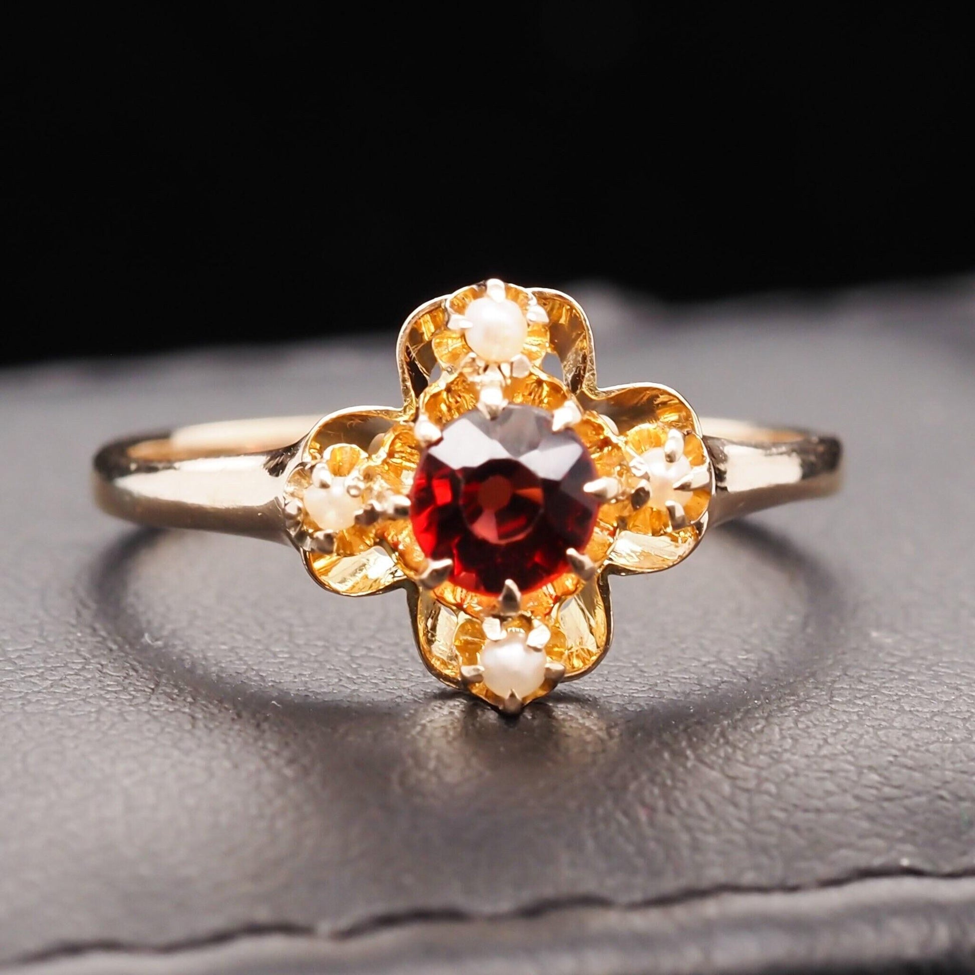 Vintage 14K Yellow Gold Garnet and Seed Pearl Ring - VHK#596