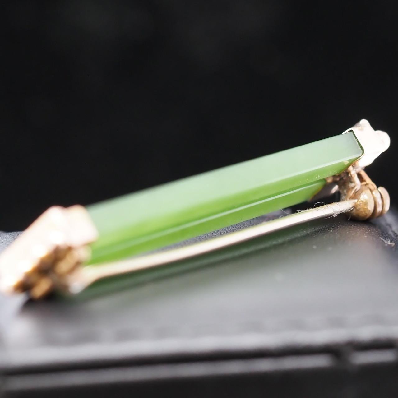 1920s 14K Yellow Gold Straight Double Bar Jade Brooch Pin - VHK#598