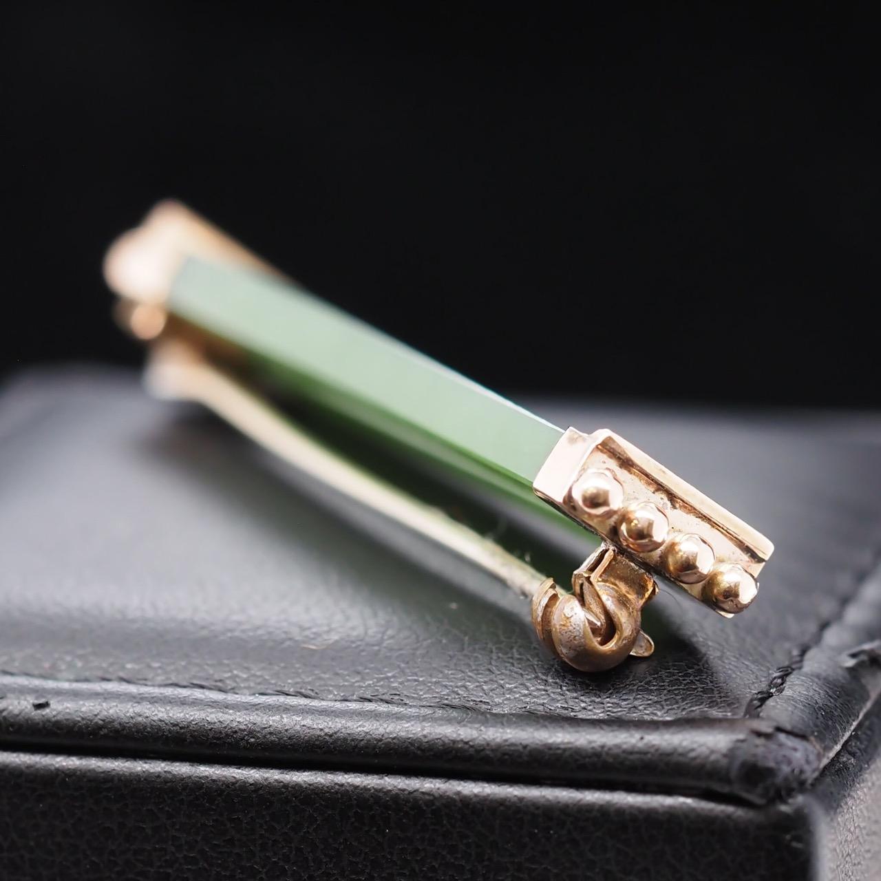 1920s 14K Yellow Gold Straight Double Bar Jade Brooch Pin - VHK#598