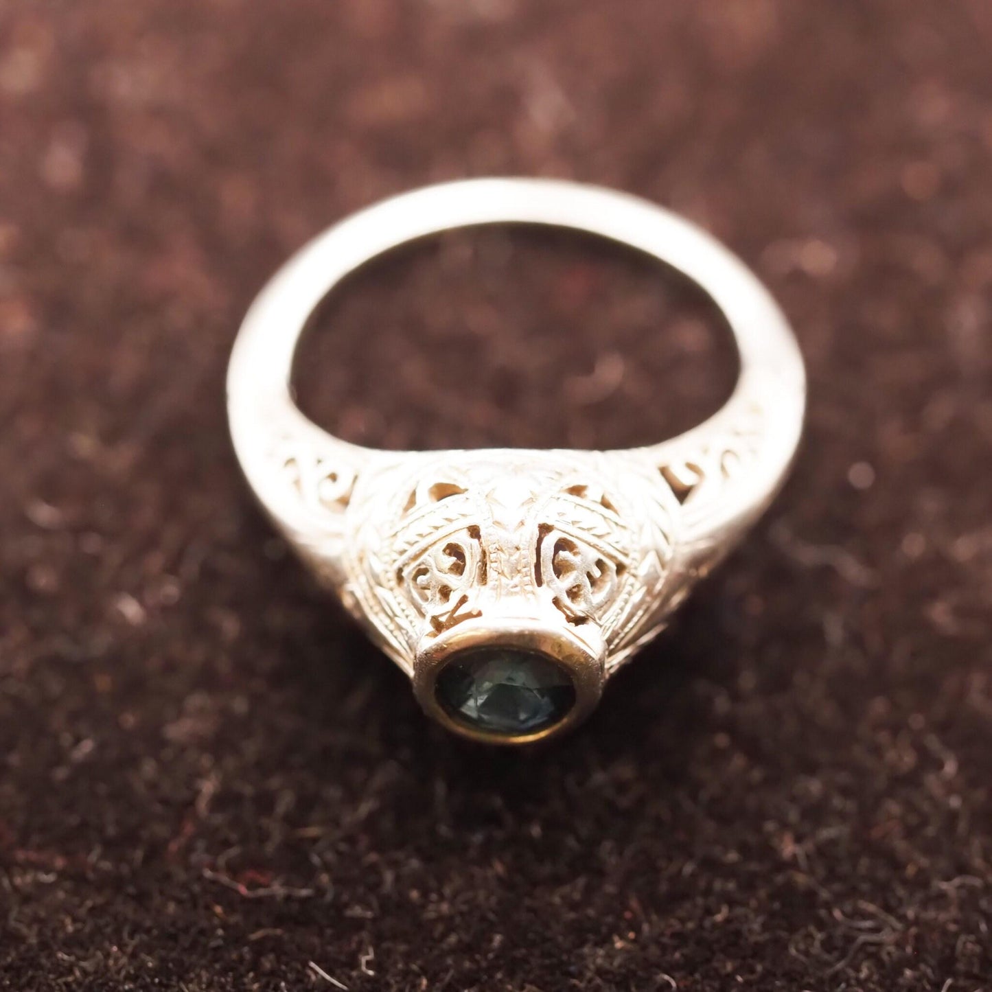 14K White Gold Art Deco Filigree Sapphire Ring - VHK#613