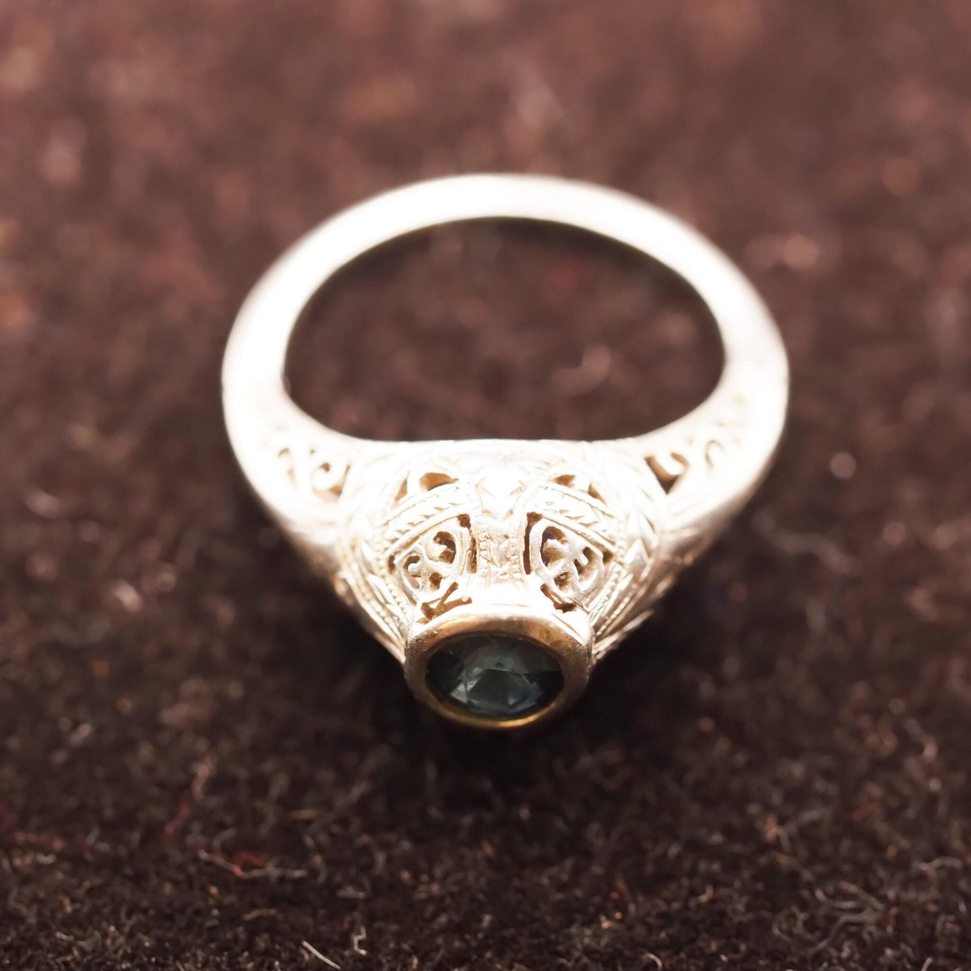 14K White Gold Art Deco Filigree Sapphire Ring - VHK#613