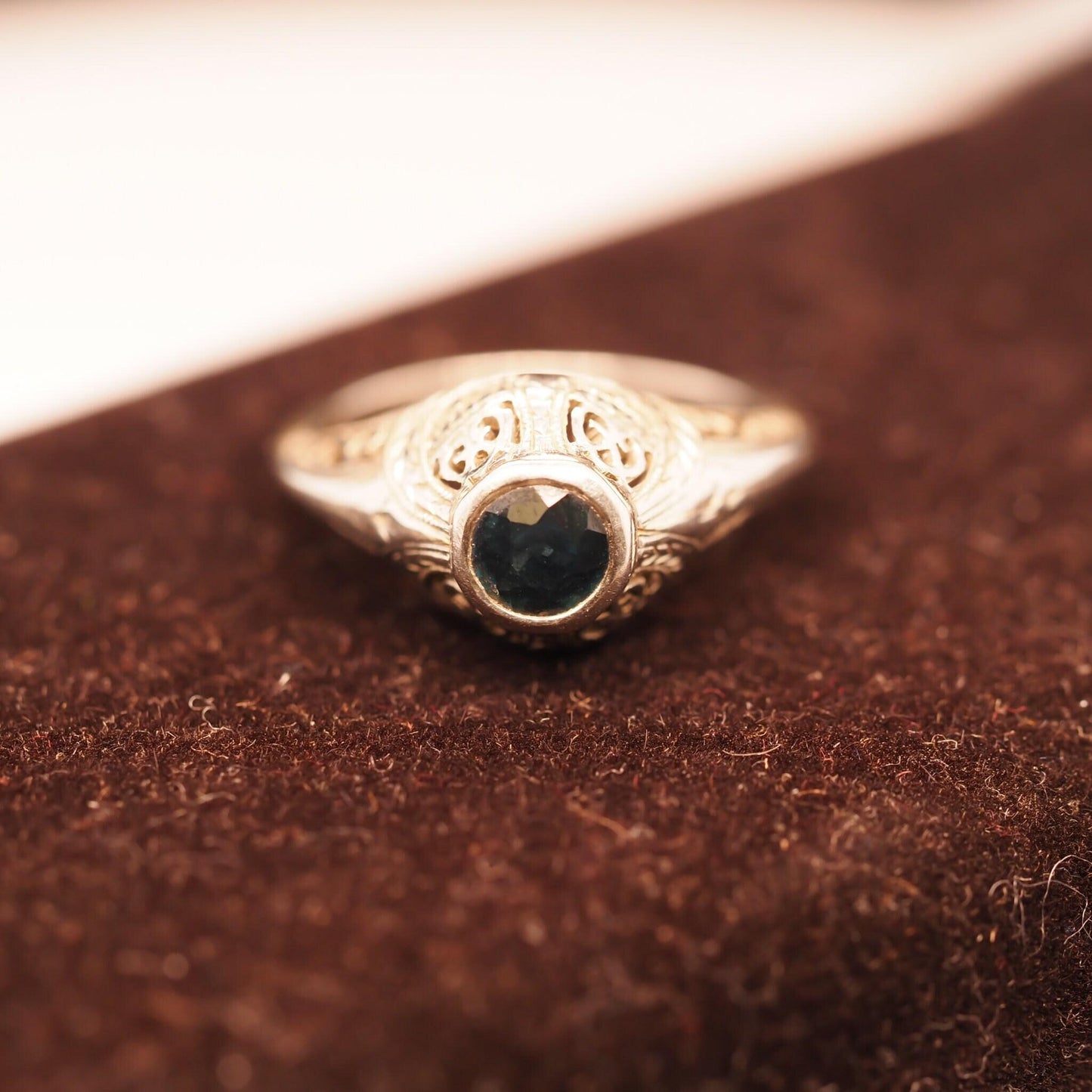 14K White Gold Art Deco Filigree Sapphire Ring - VHK#613