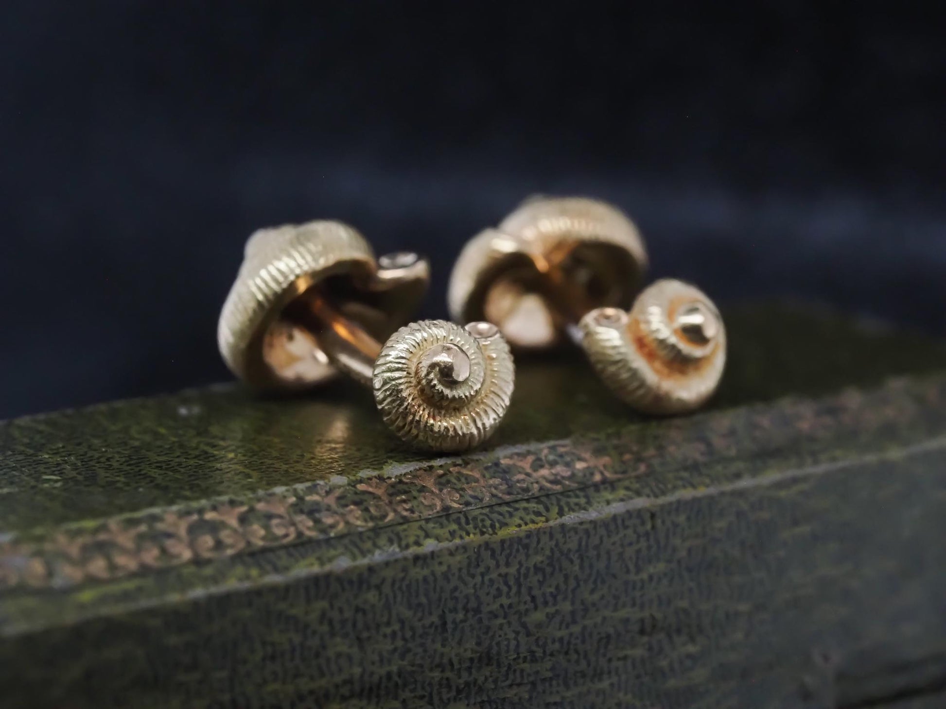 Vintage Tiffany & Co. 18K Gold Sea Shell Cufflinks - VHK#732a