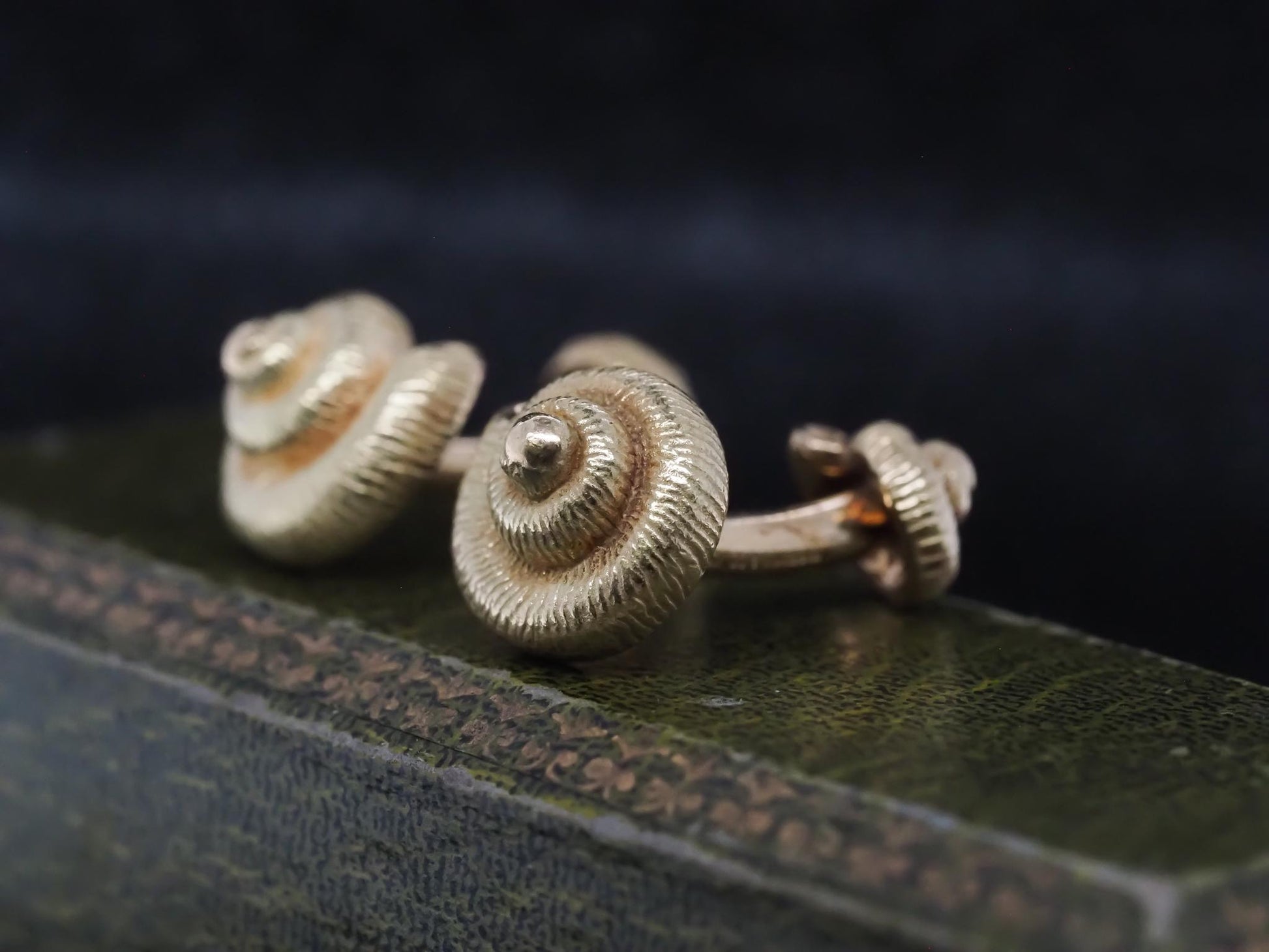 Vintage Tiffany & Co. 18K Gold Sea Shell Cufflinks - VHK#732a