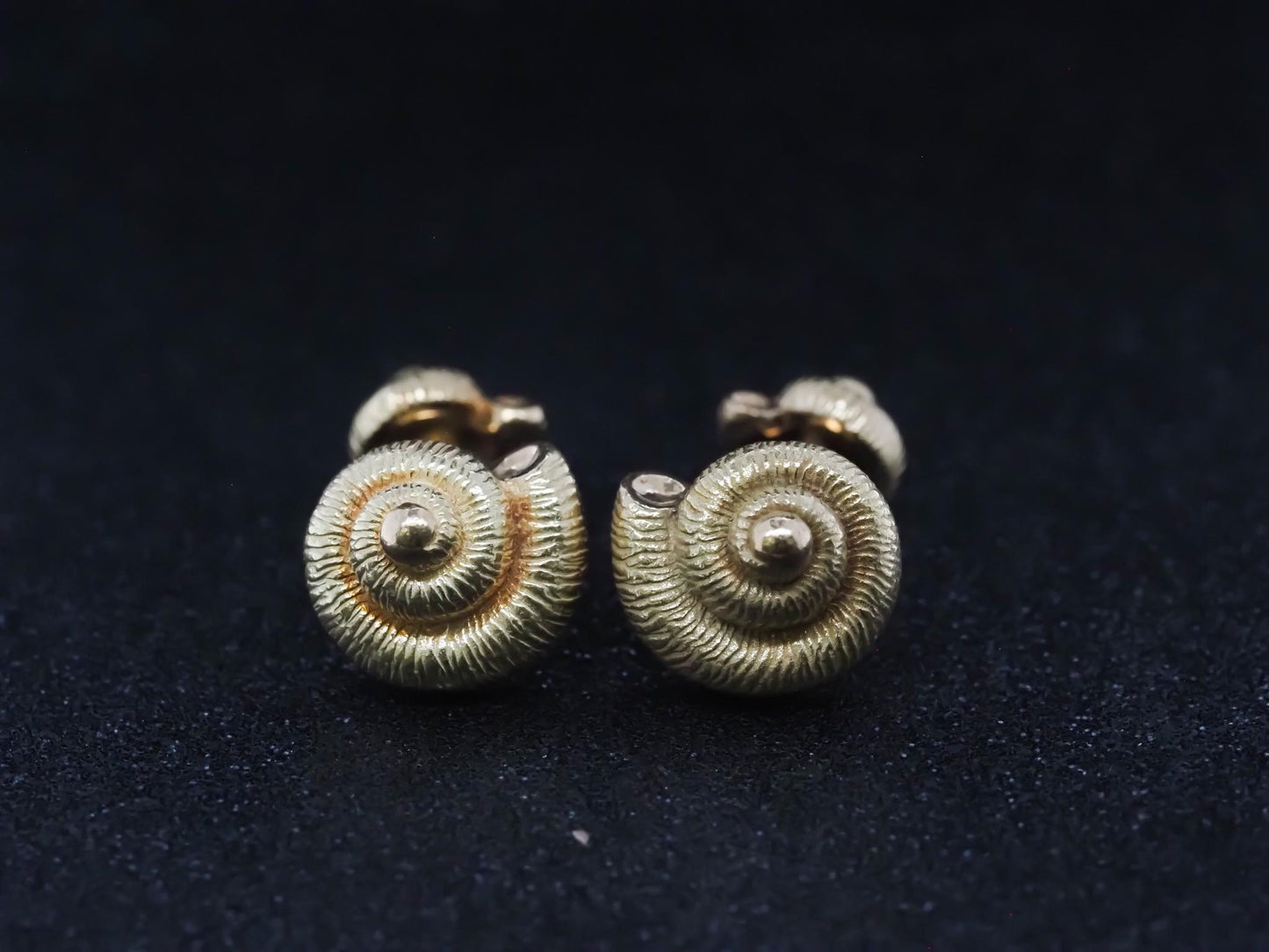 Vintage Tiffany & Co. 18K Gold Sea Shell Cufflinks - VHK#732a