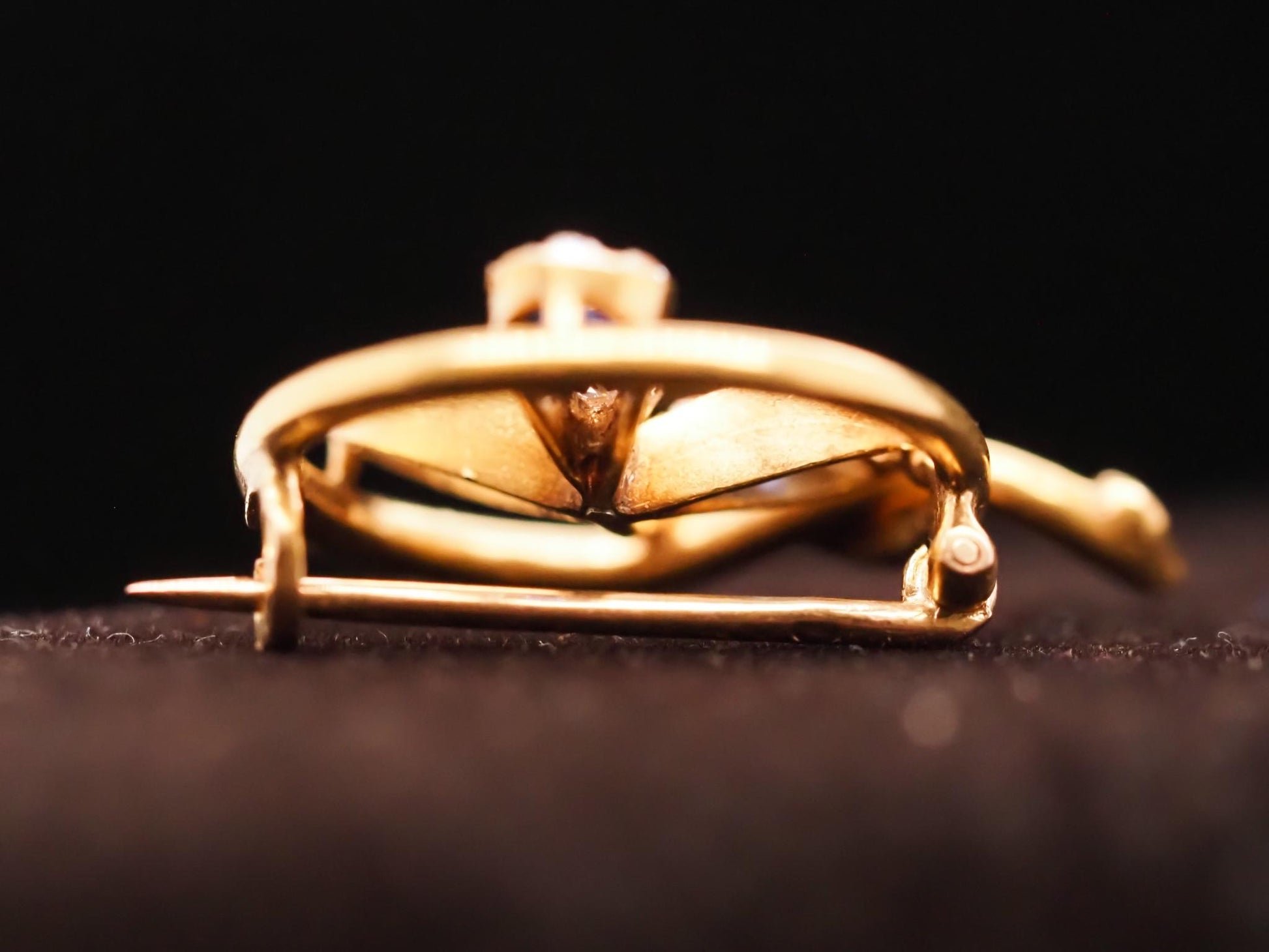Circa 1900s 14K Yellow Gold Sapphire and Diamond Flower Brooch - VHK#647